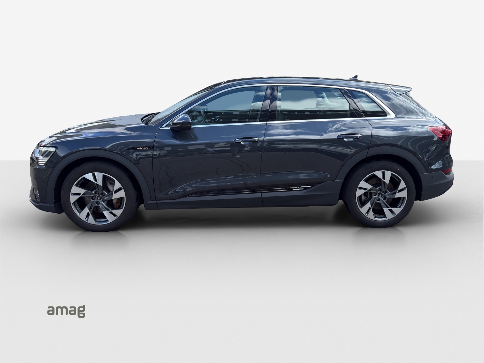 AUDI e-tron 50 quattro-image-1