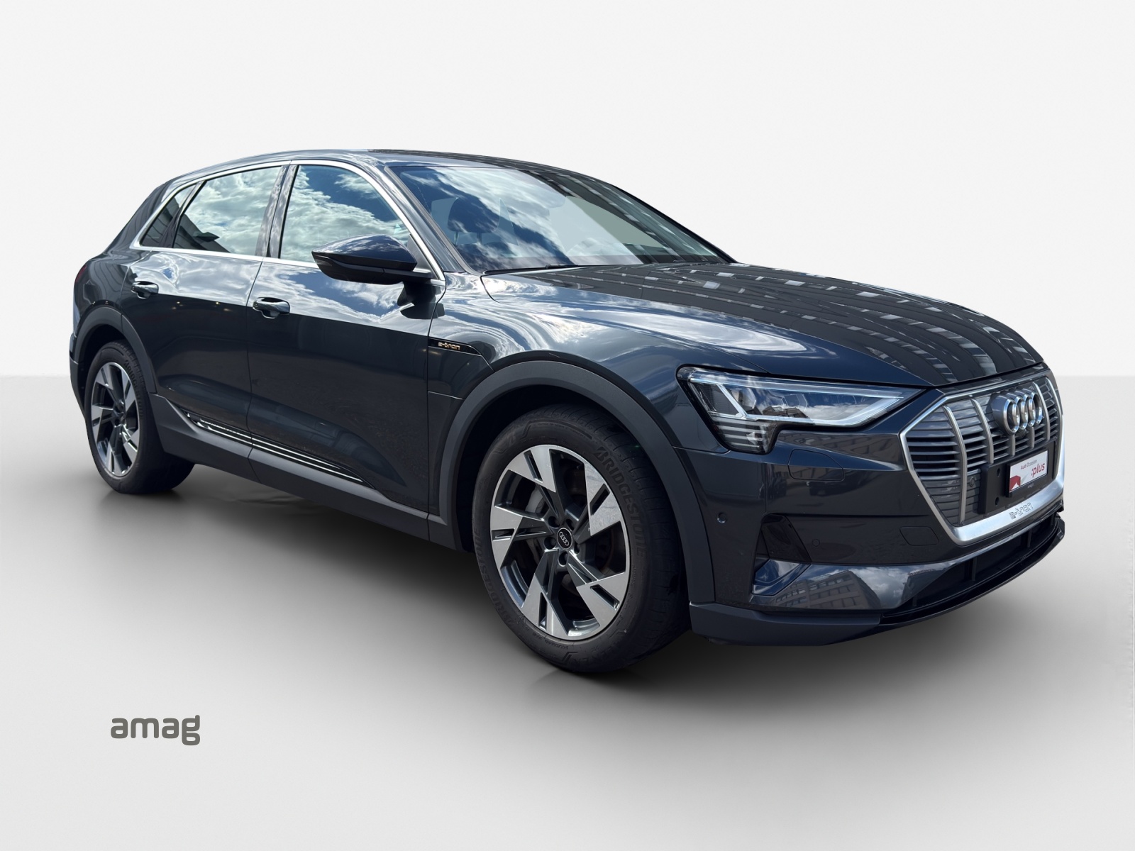 AUDI e-tron 50 quattro-image-6