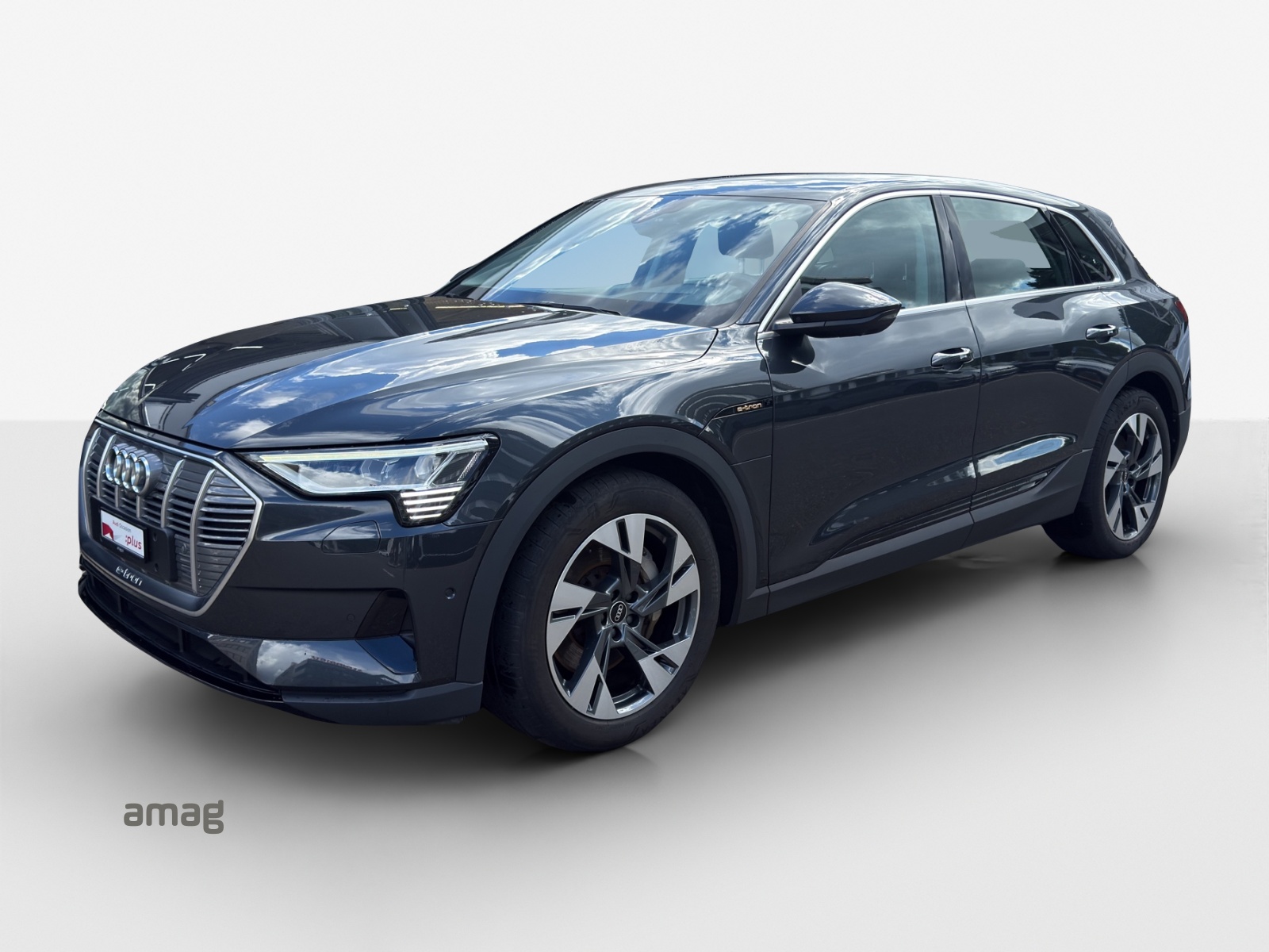 AUDI e-tron 50 quattro-image-0