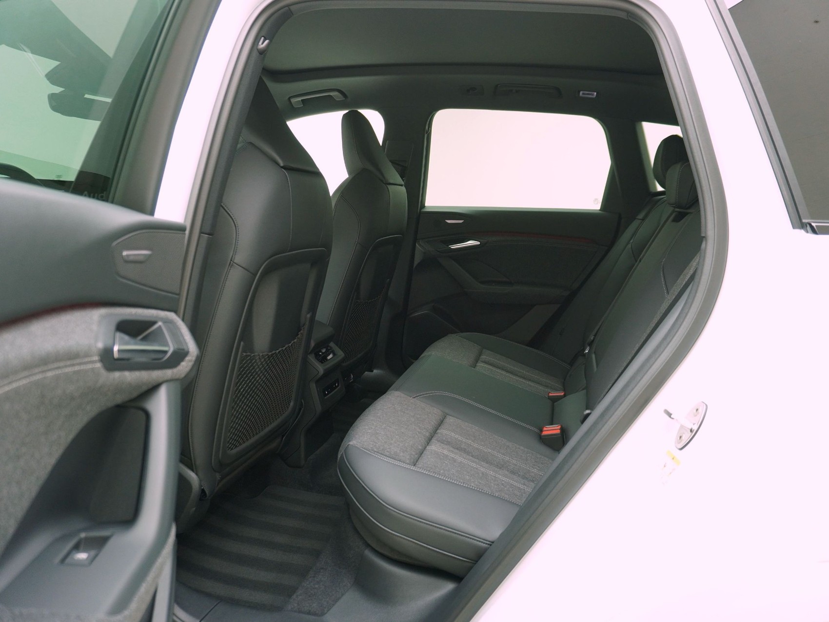 AUDI Q6 e-tron S line quattro **Audi Werksgarantie bis 10/2030**-image-16