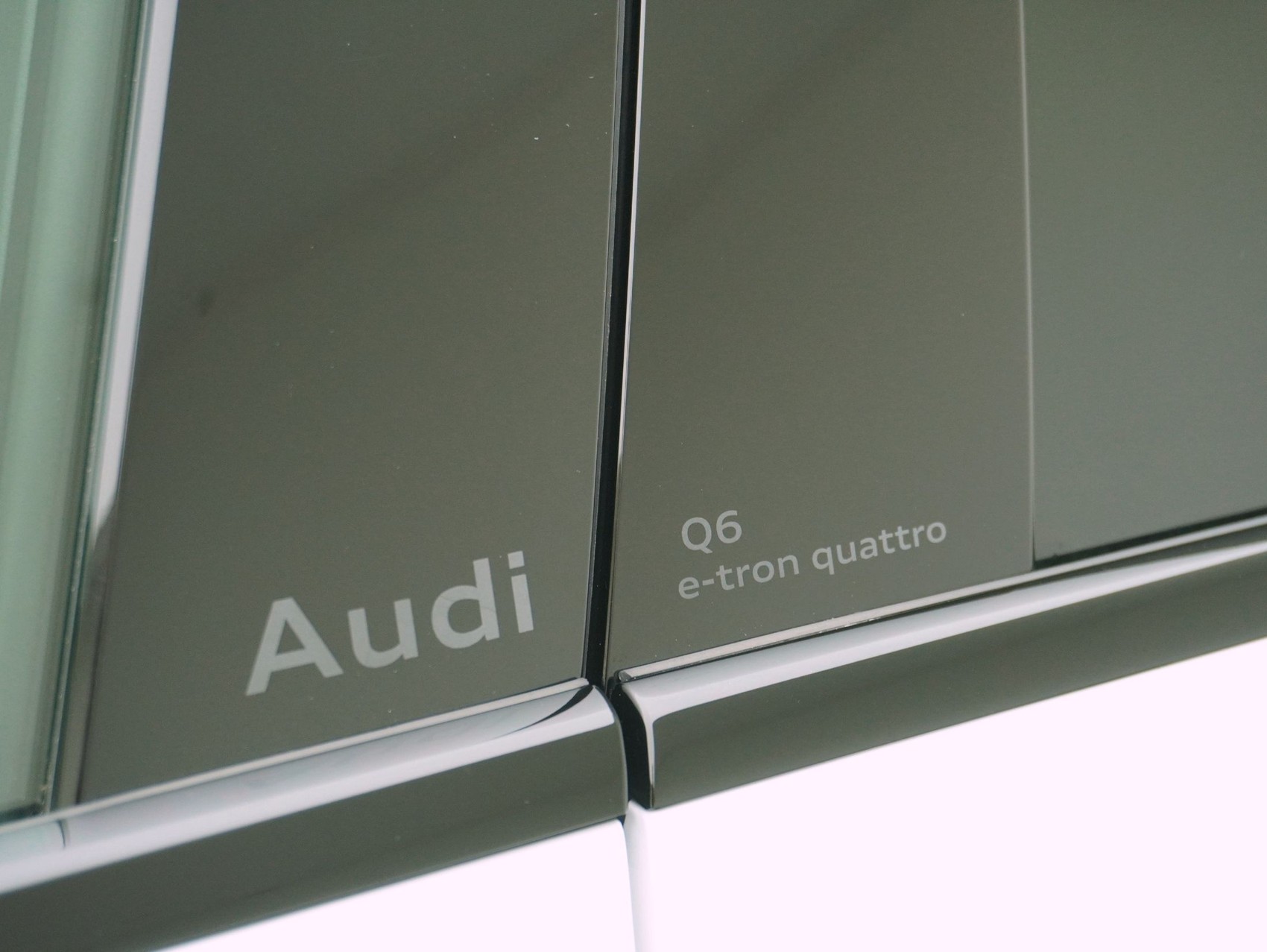 AUDI Q6 e-tron S line quattro **Audi Werksgarantie bis 10/2030**-image-10
