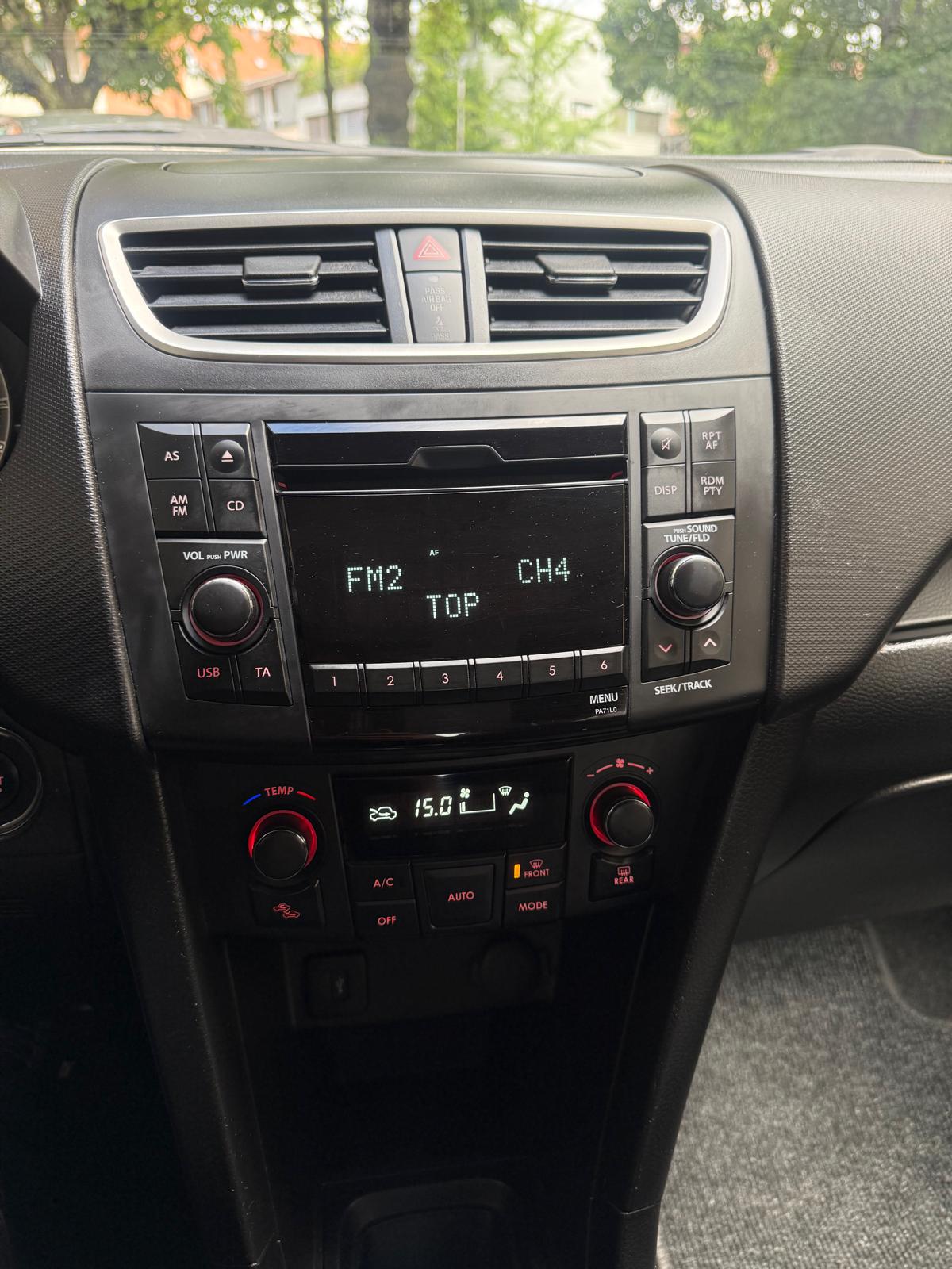 SUZUKI Swift 1.2i 16V GL Top 4x4-image-15