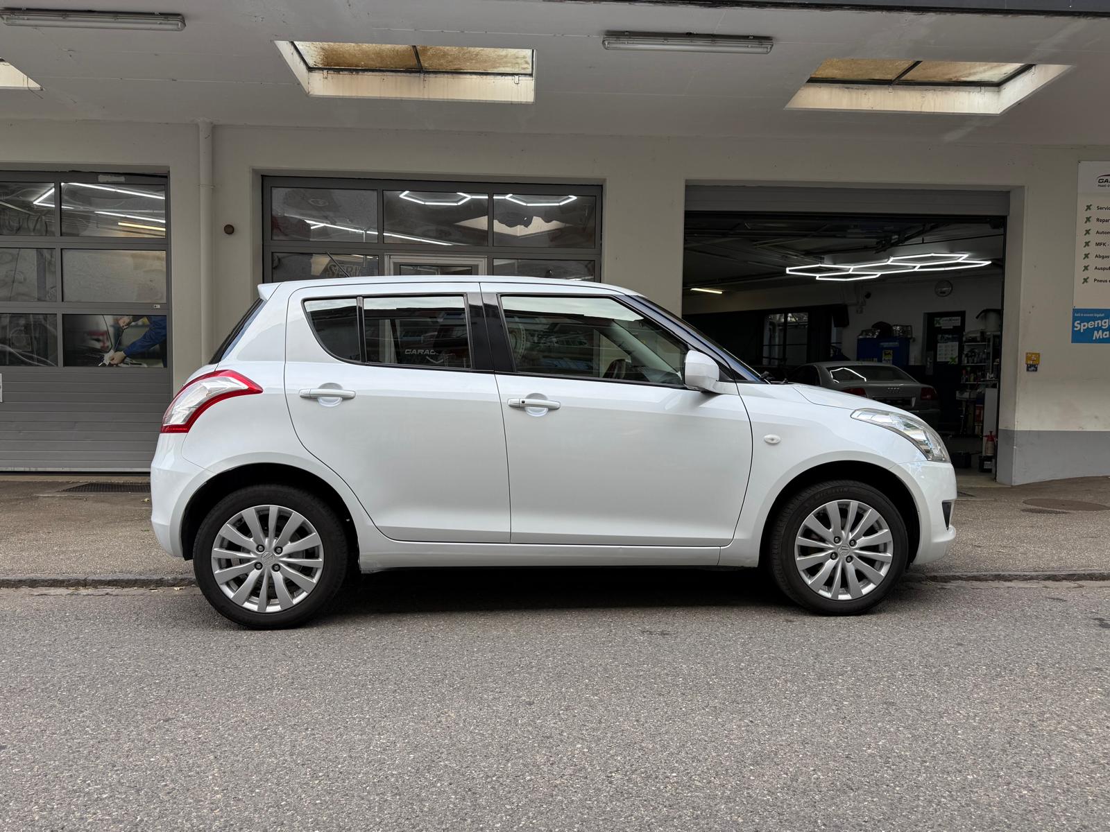 SUZUKI Swift 1.2i 16V GL Top 4x4-image-6