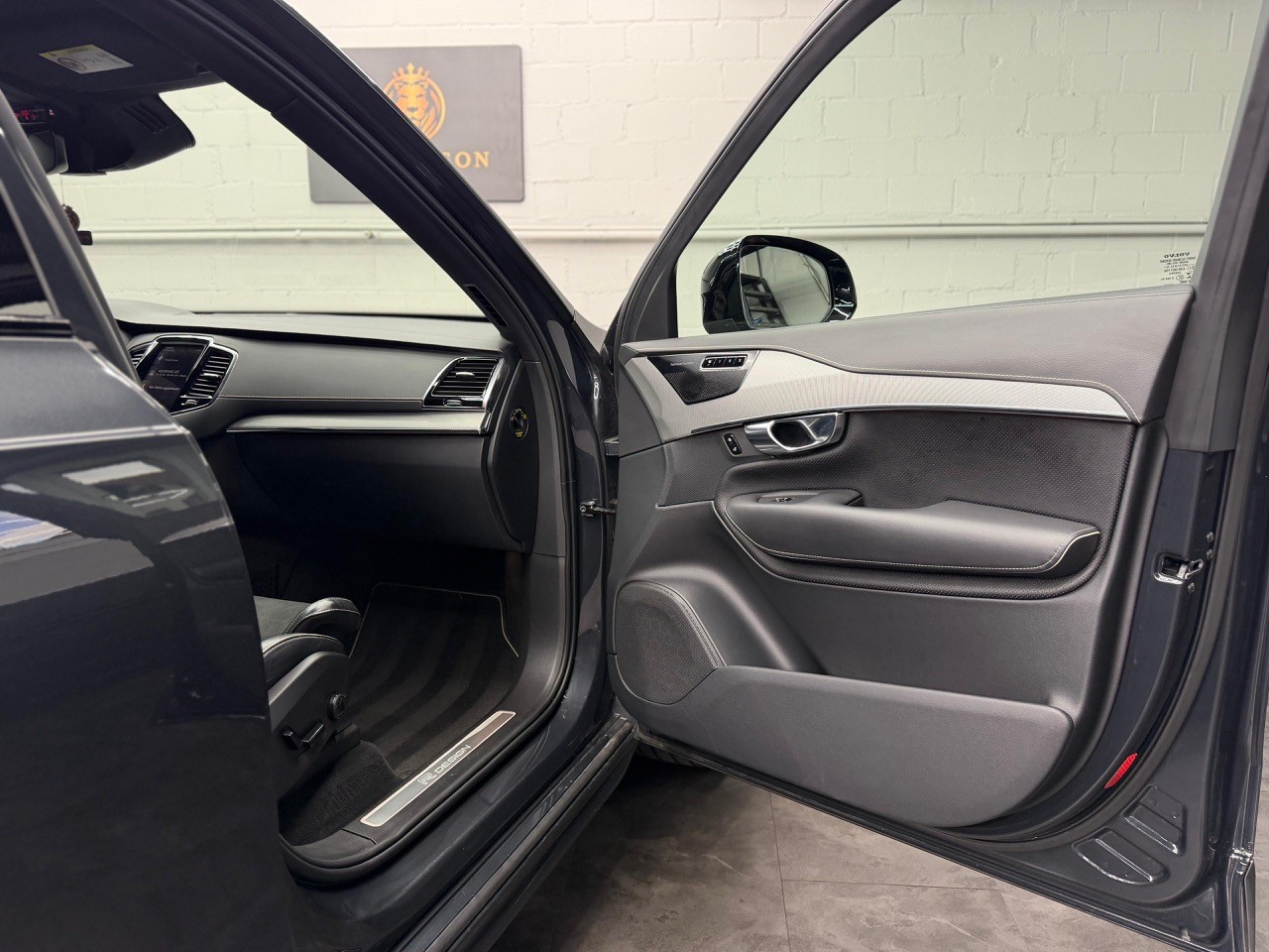 VOLVO XC90 B5 Diesel Mild Hybrid AWD R-Design | 360° Kamera | 7.Plätzer | Harman/Kardon | ACC | Standheizung-image-21