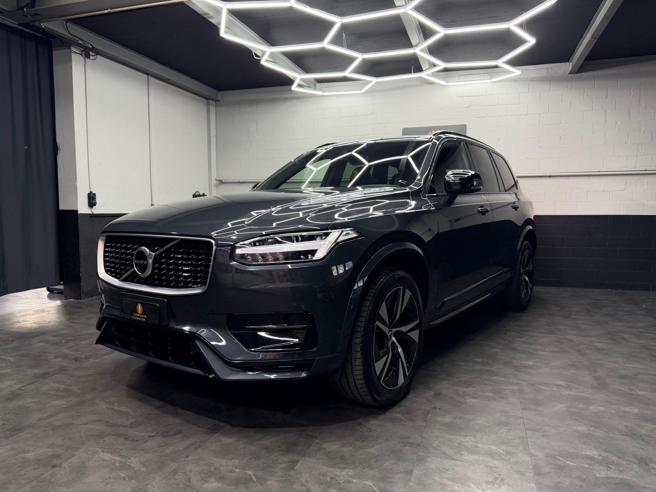 VOLVO XC90 B5 Diesel Mild Hybrid AWD R-Design | 360° Kamera | 7.Plätzer | Harman/Kardon | ACC | Standheizung-image-2
