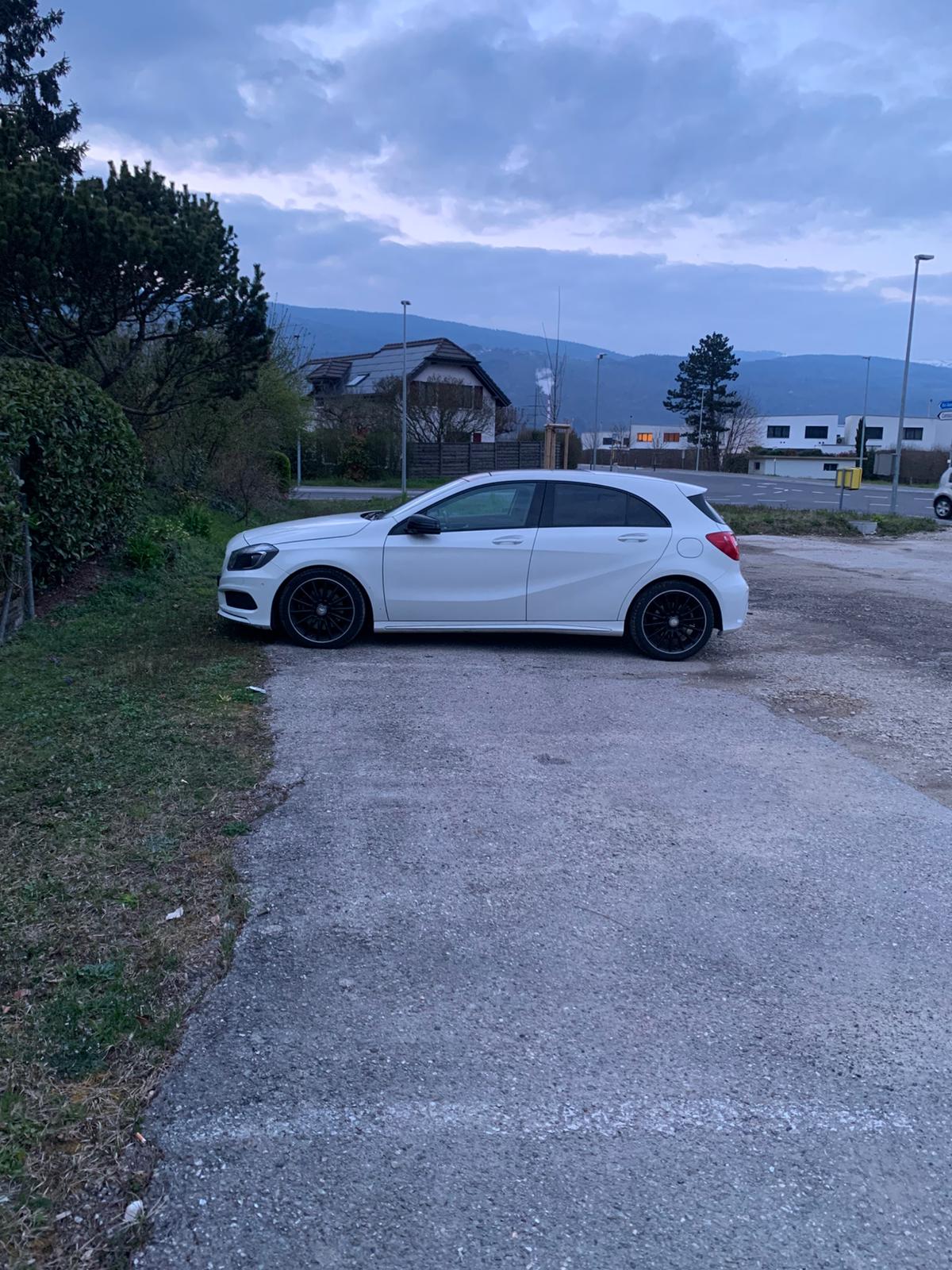 MERCEDES-BENZ A 220 CDI 4m-image-1