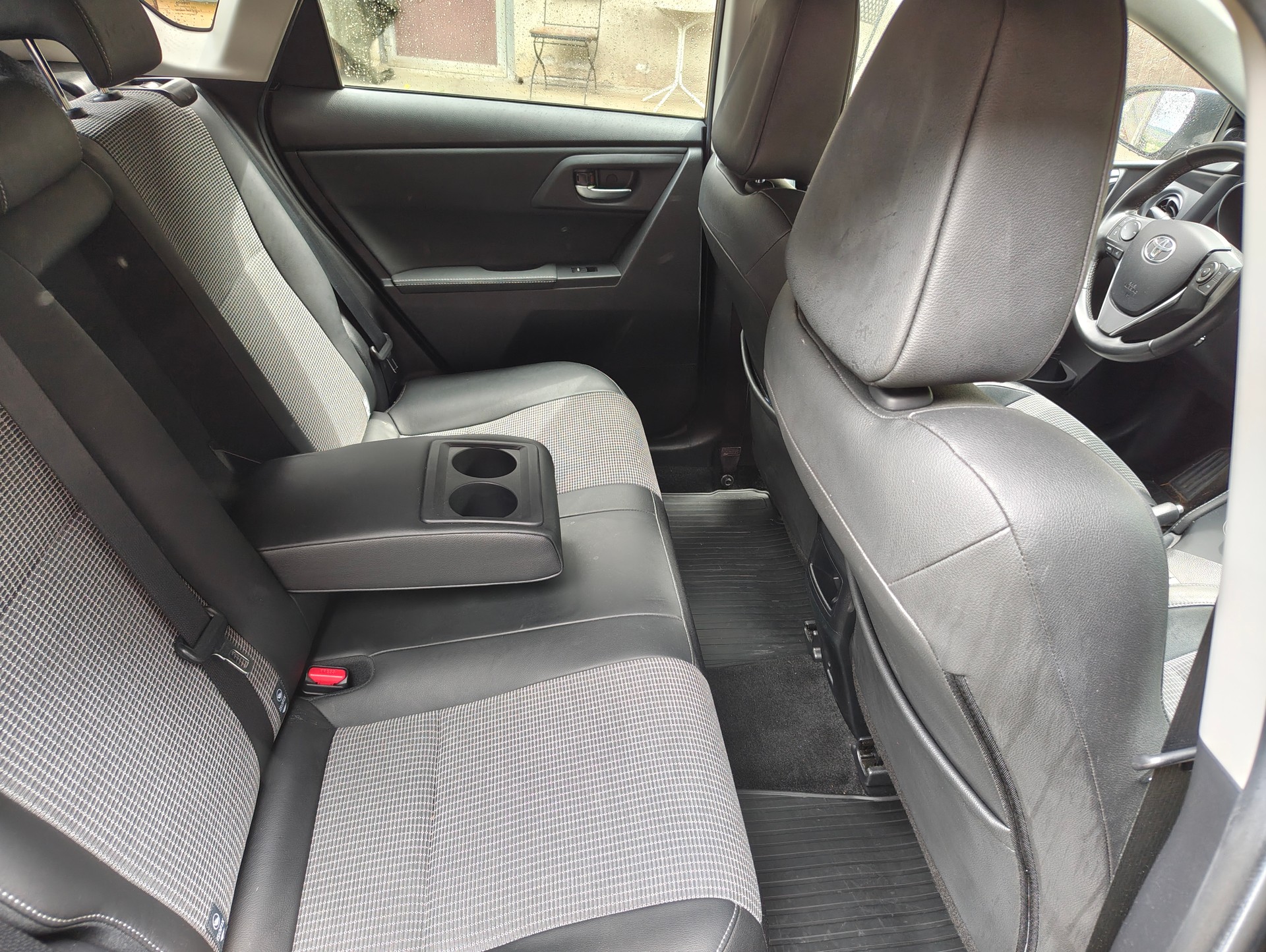 TOYOTA 1.8 HSD Luna-image-4