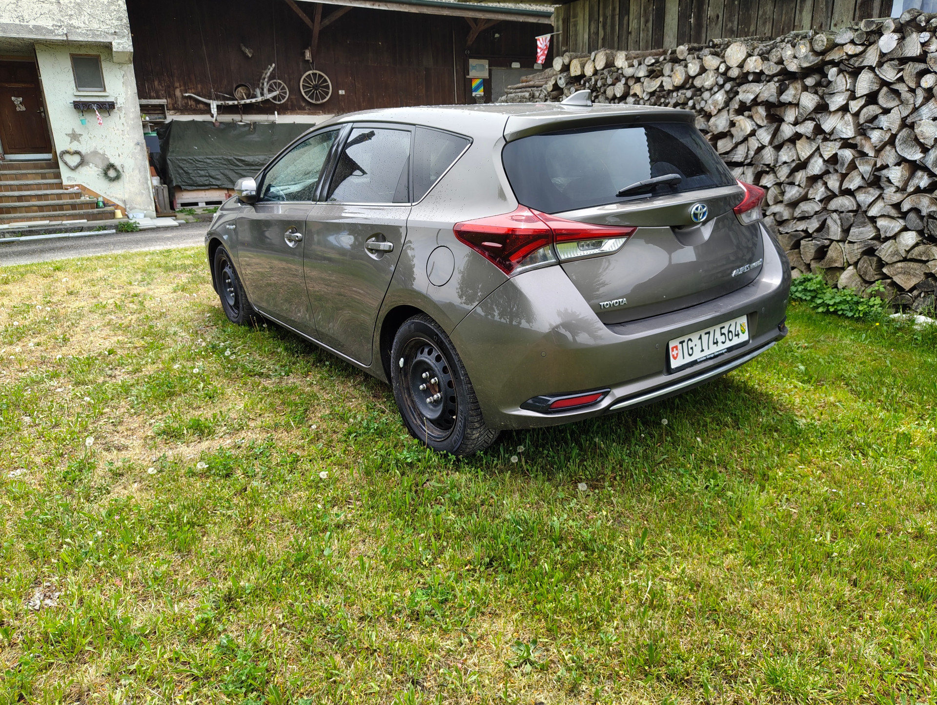 TOYOTA 1.8 HSD Luna-image-1