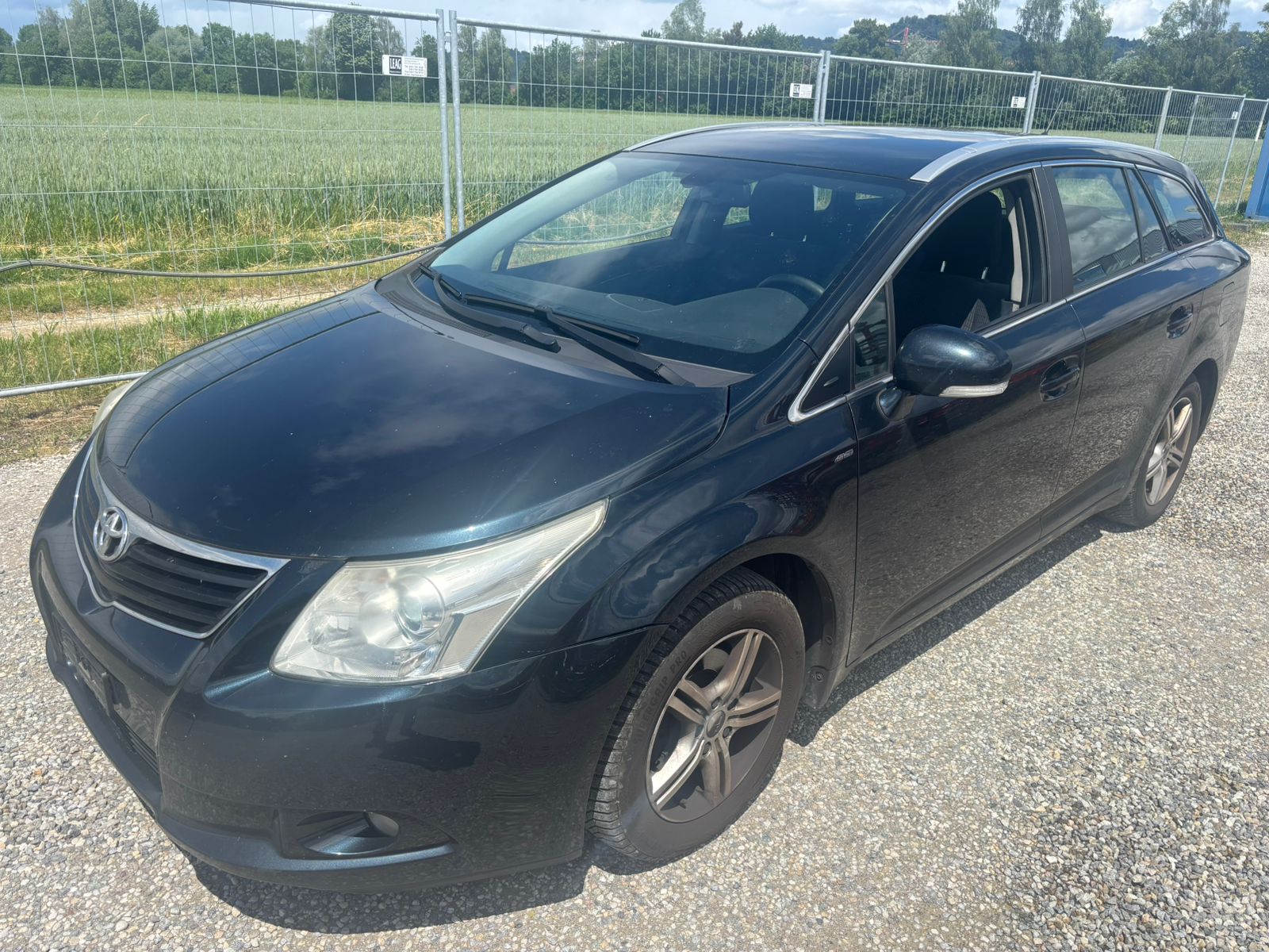 TOYOTA Avensis SW 2.0 Linea Luna Multidrive-image-0