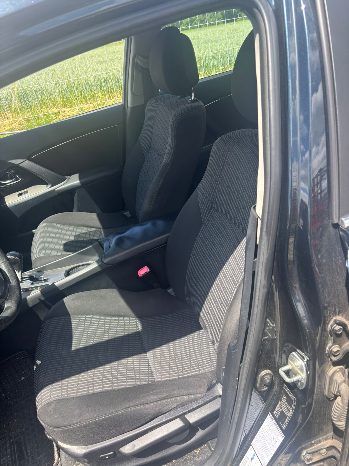 TOYOTA Avensis SW 2.0 Linea Luna Multidrive-image-9