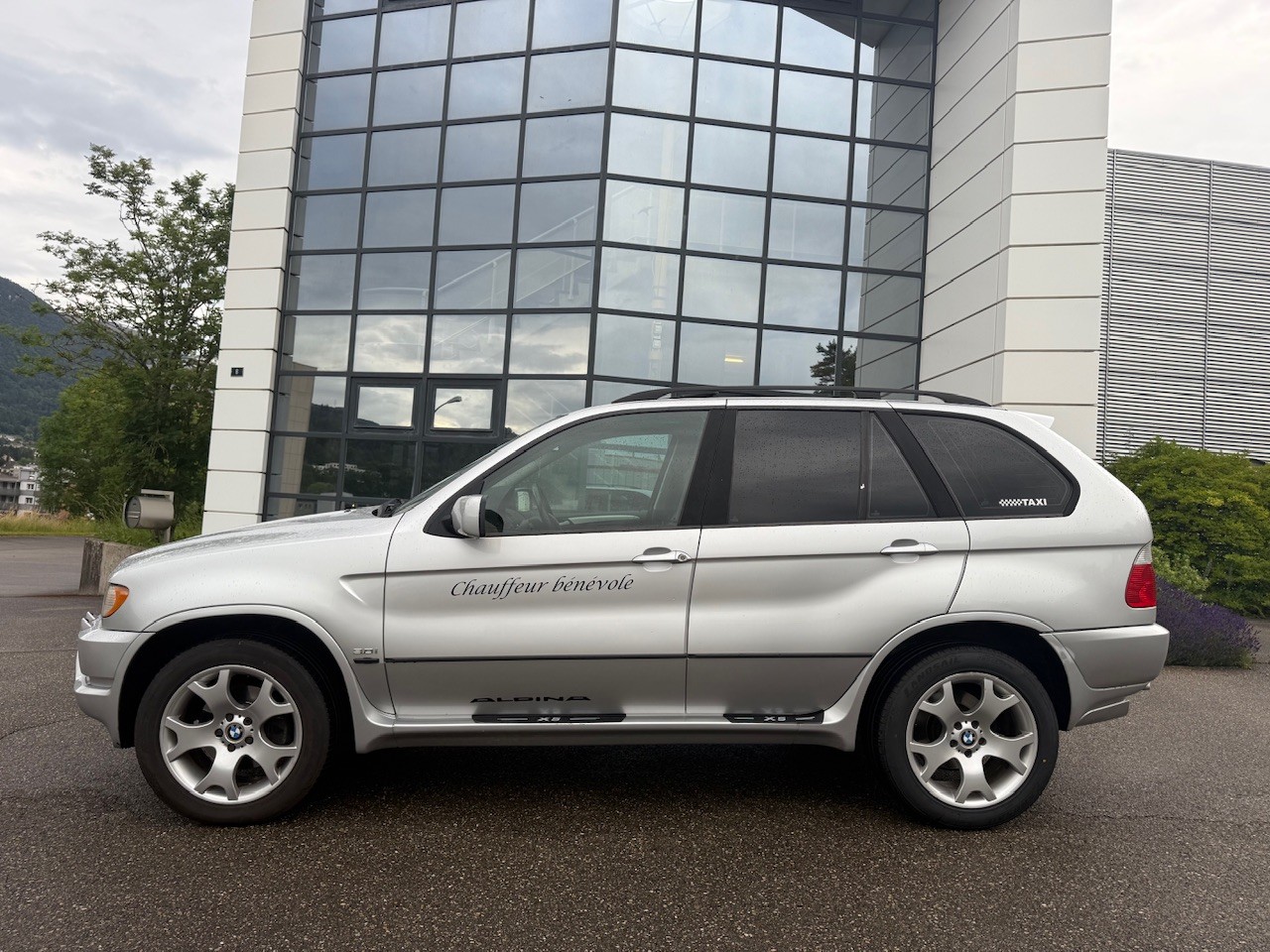 BMW X5 3.0i-image-3