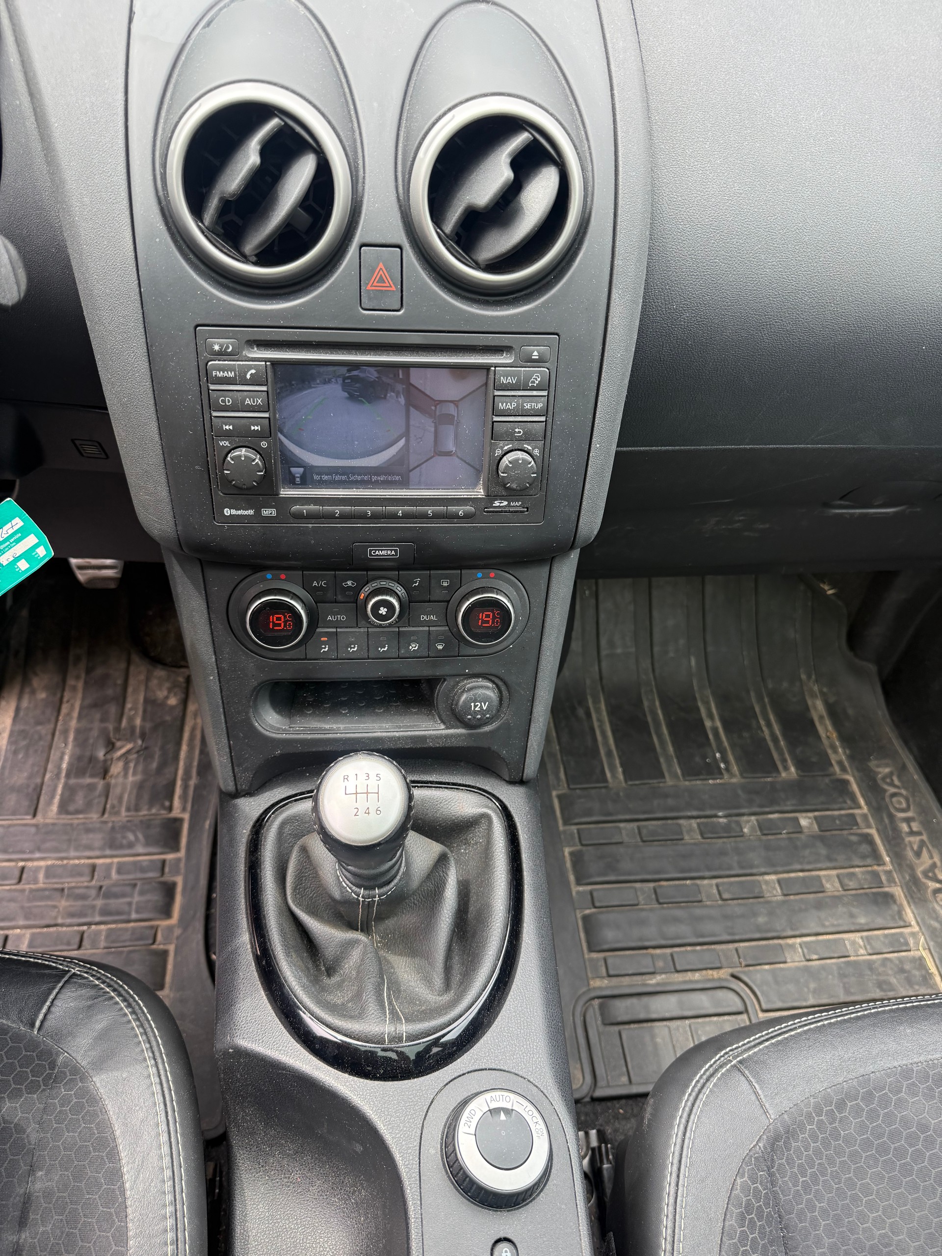 NISSAN Qashqai 1.6 dCi iStop 4WD 360-image-10