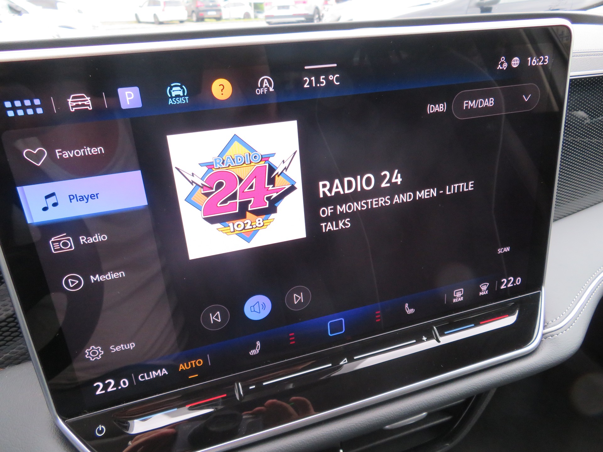 VW Passat Variant 1.5 eTSI evo2 Business DSG-image-7