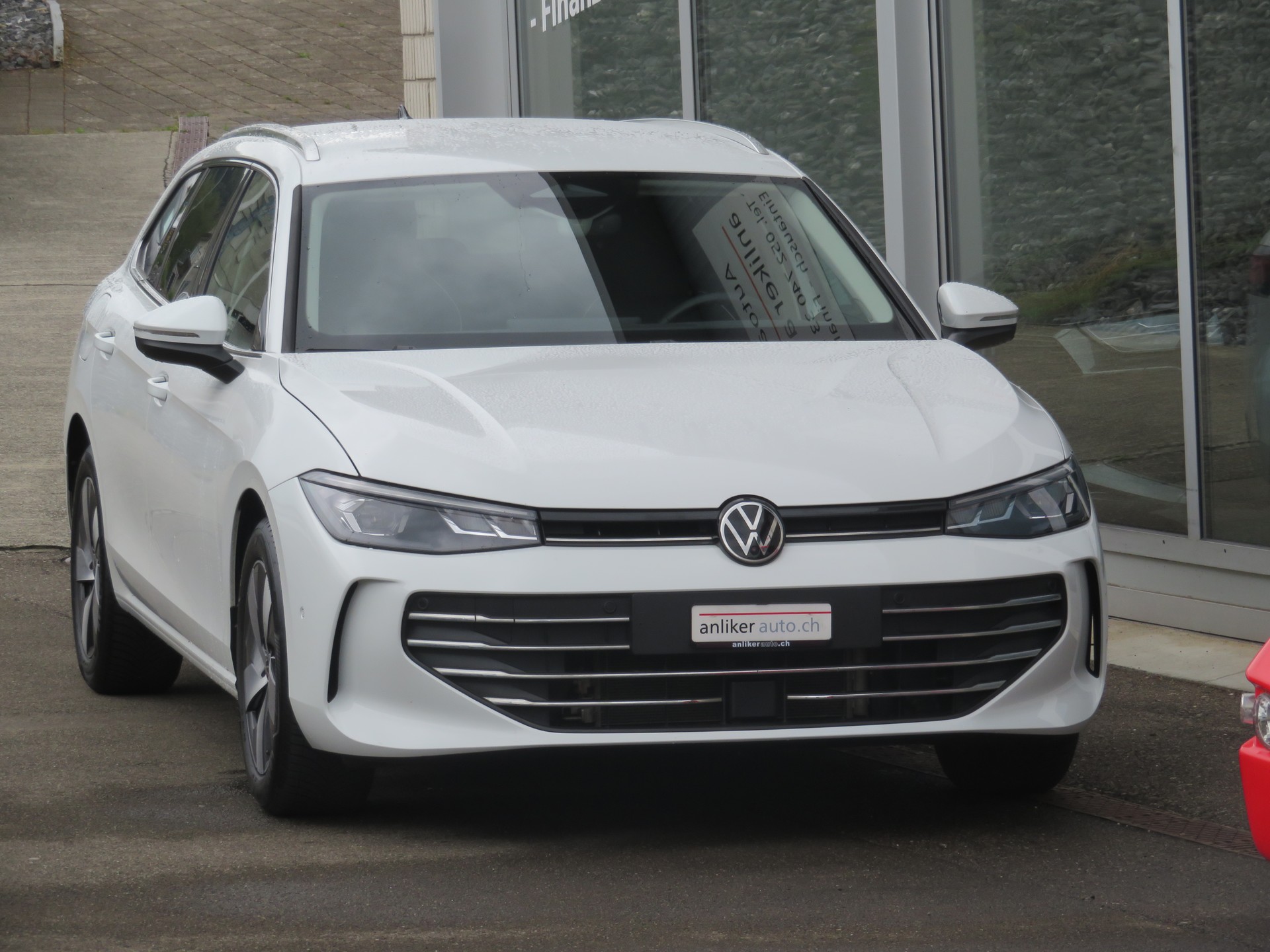 VW Passat Variant 1.5 eTSI evo2 Business DSG-image-1