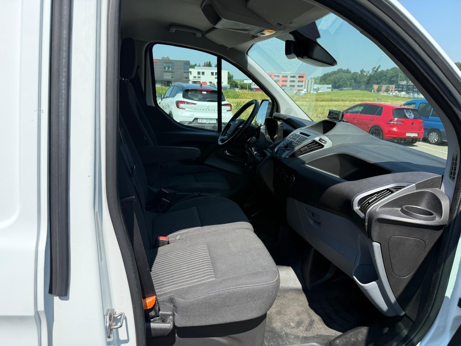 FORD Transit Custom Van 290 L1H1 Ambiente-image-4