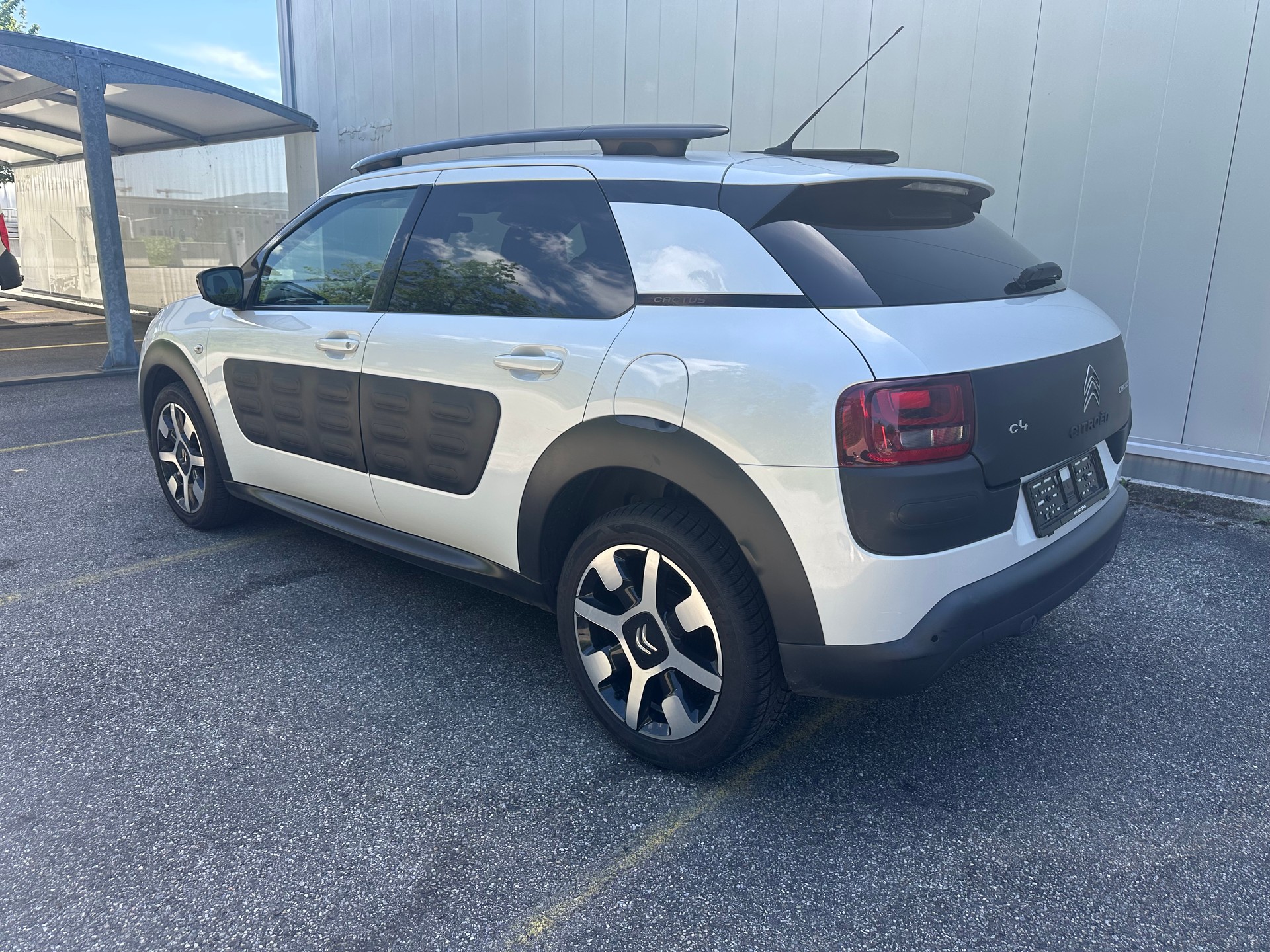 CITROEN C4 Cactus 1.2 e-VTi Shine Edition ETG-image-3