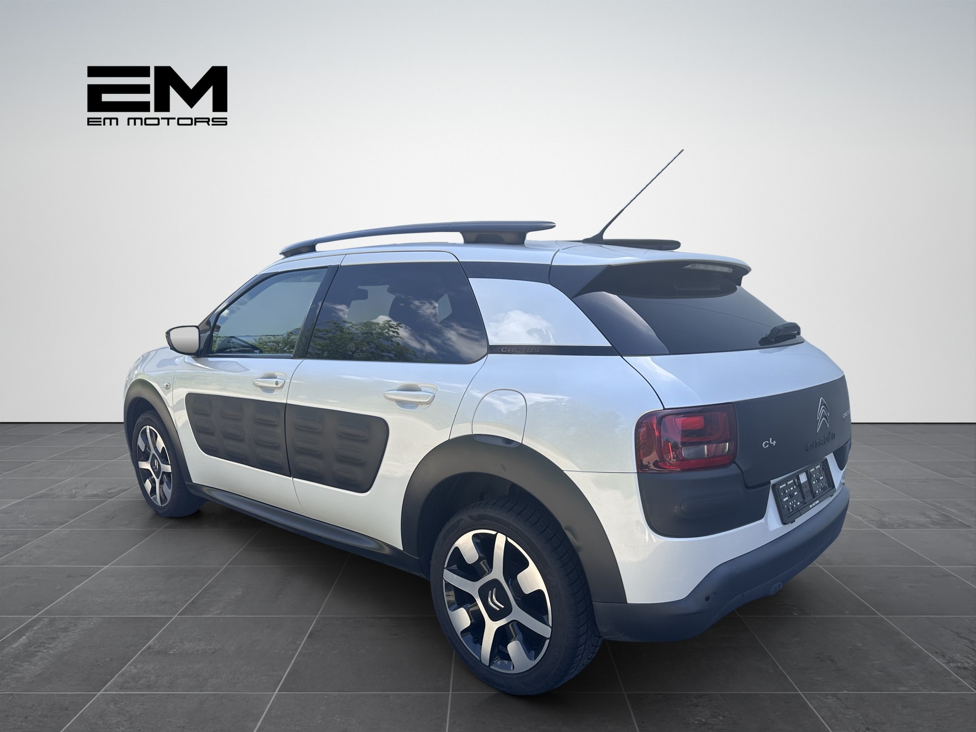 CITROEN C4 Cactus 1.2 e-VTi Shine Edition ETG-image-3