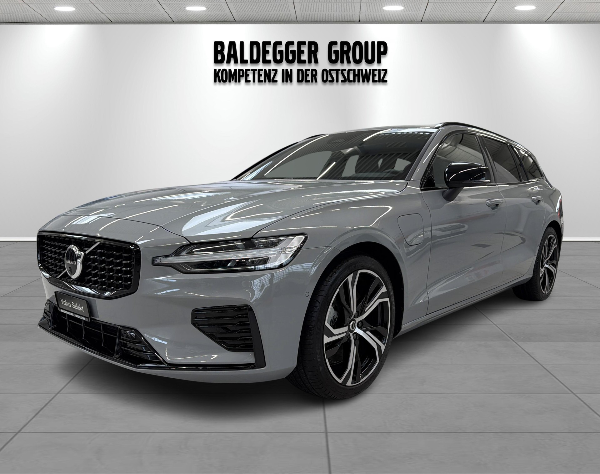 VOLVO V60 2.0 T6 TE Plus Dark eAWD-image-5