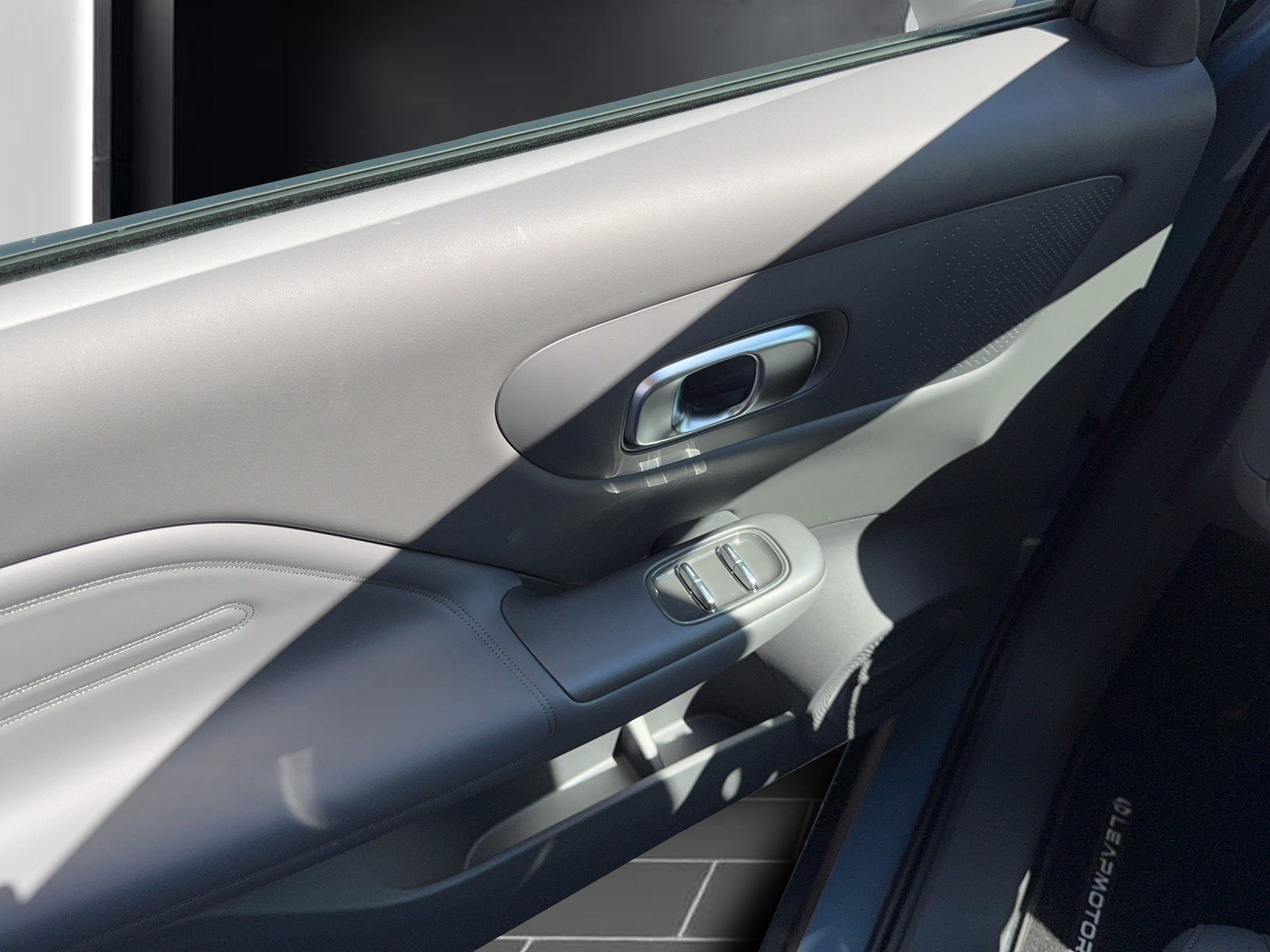 LEAPMOTOR B10 Design BEV-image-14