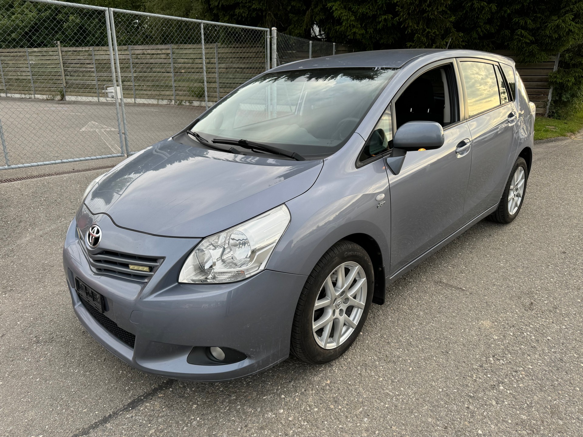 TOYOTA Verso 2.2 D-CAT Linea Sol Automatic-image-0