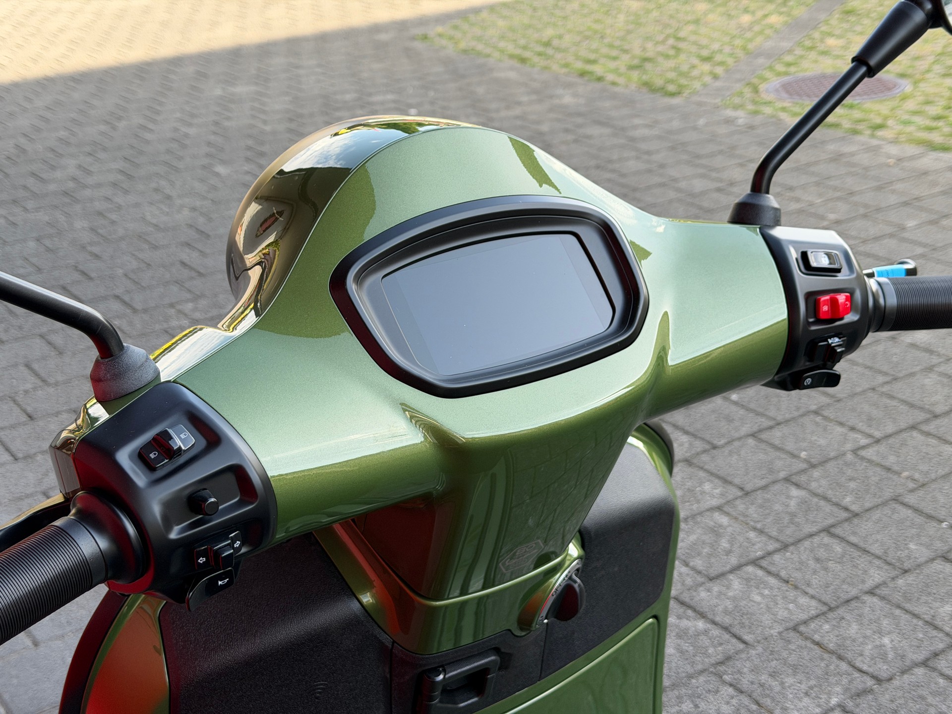 PIAGGIO Vespa GTS 125 Super Sport RST Euro 5+-image-13