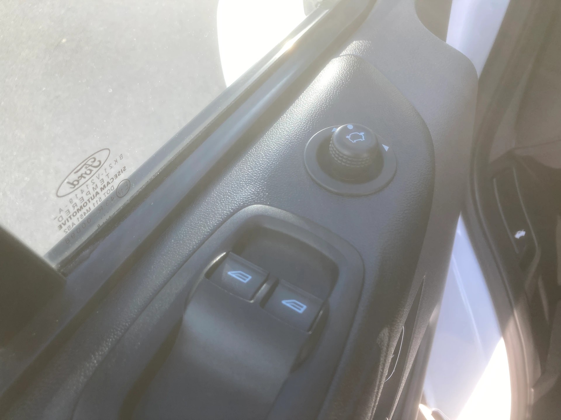 FORD Transit Custom Van 280 L1H1 Ambiente mit Anhängerkupplung-image-10