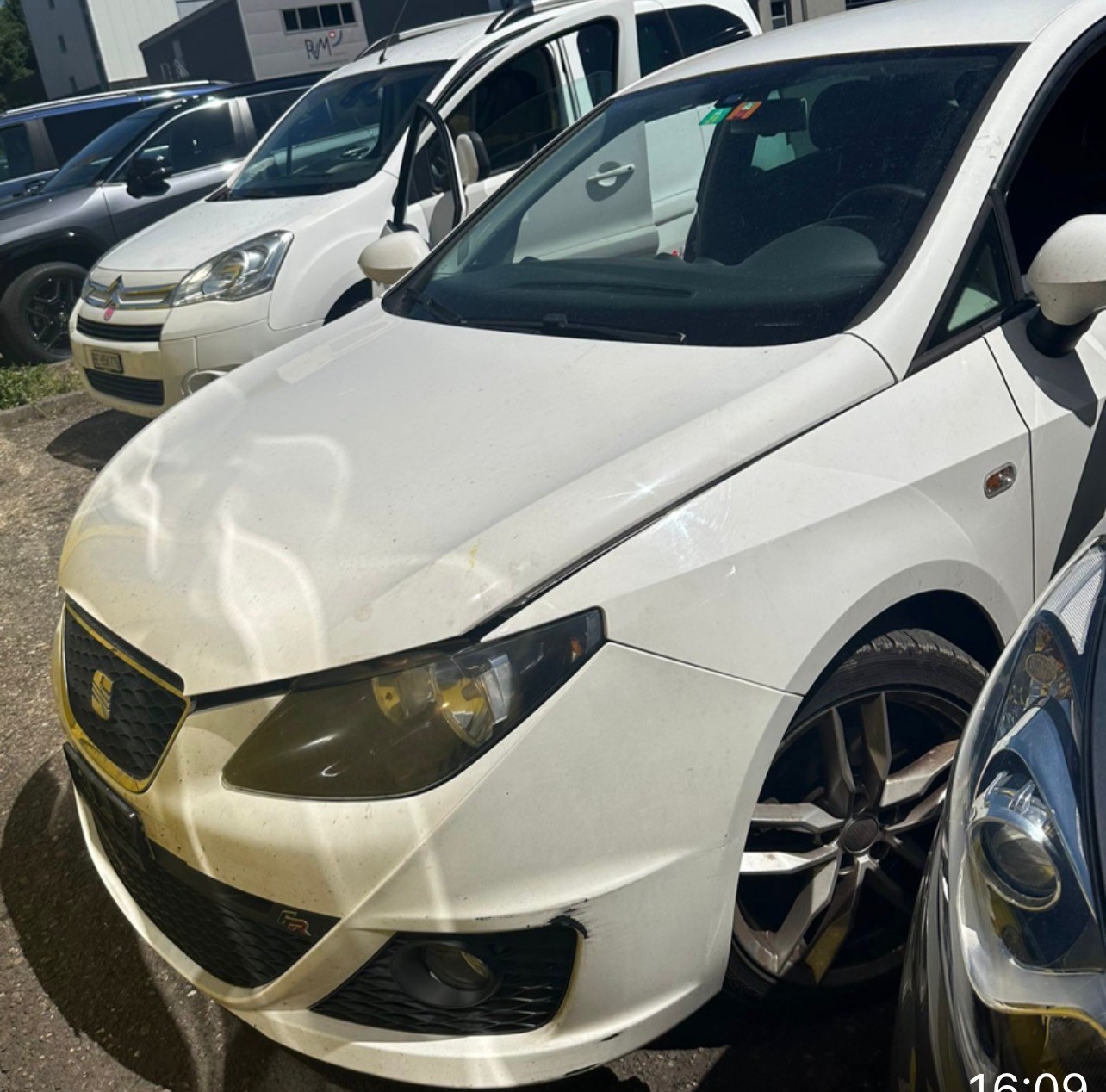 SEAT Ibiza SC 1.4 TSI FR DSG-image-1
