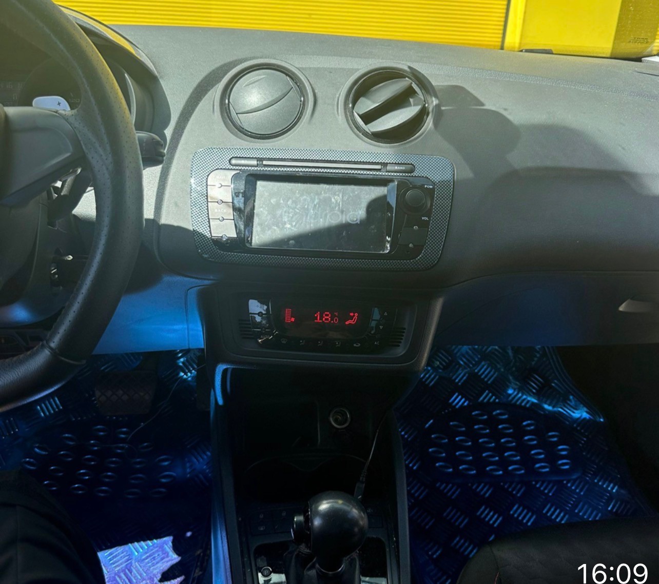 SEAT Ibiza SC 1.4 TSI FR DSG-image-3