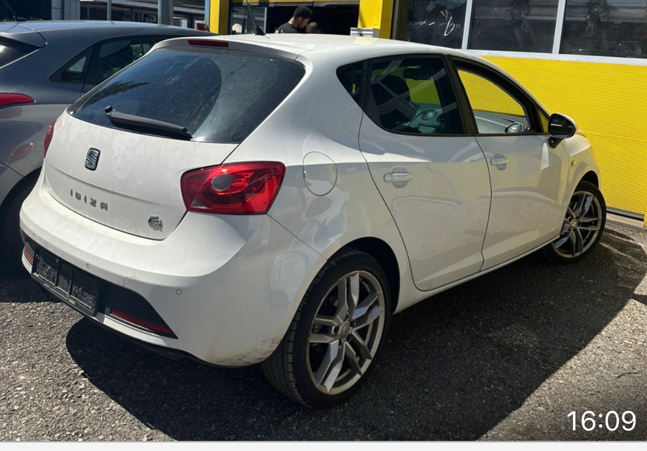 SEAT Ibiza SC 1.4 TSI FR DSG-image-2