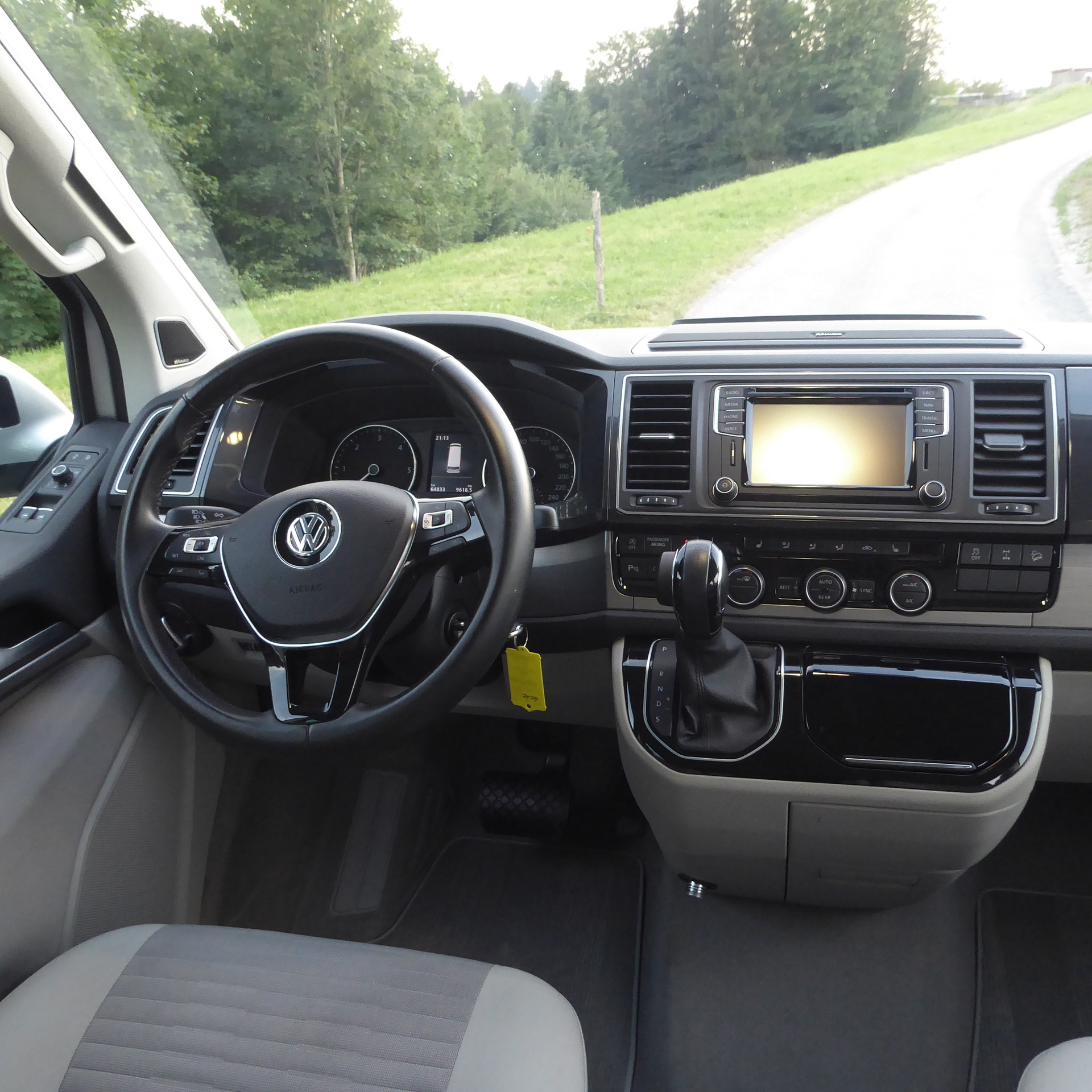VW T6 California 2.0 Bi-TDI Ocean Liberty 4Motion DSG-image-9