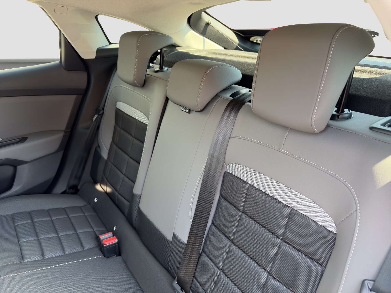 CITROEN C4 1.2 Hybrid Collection-image-10