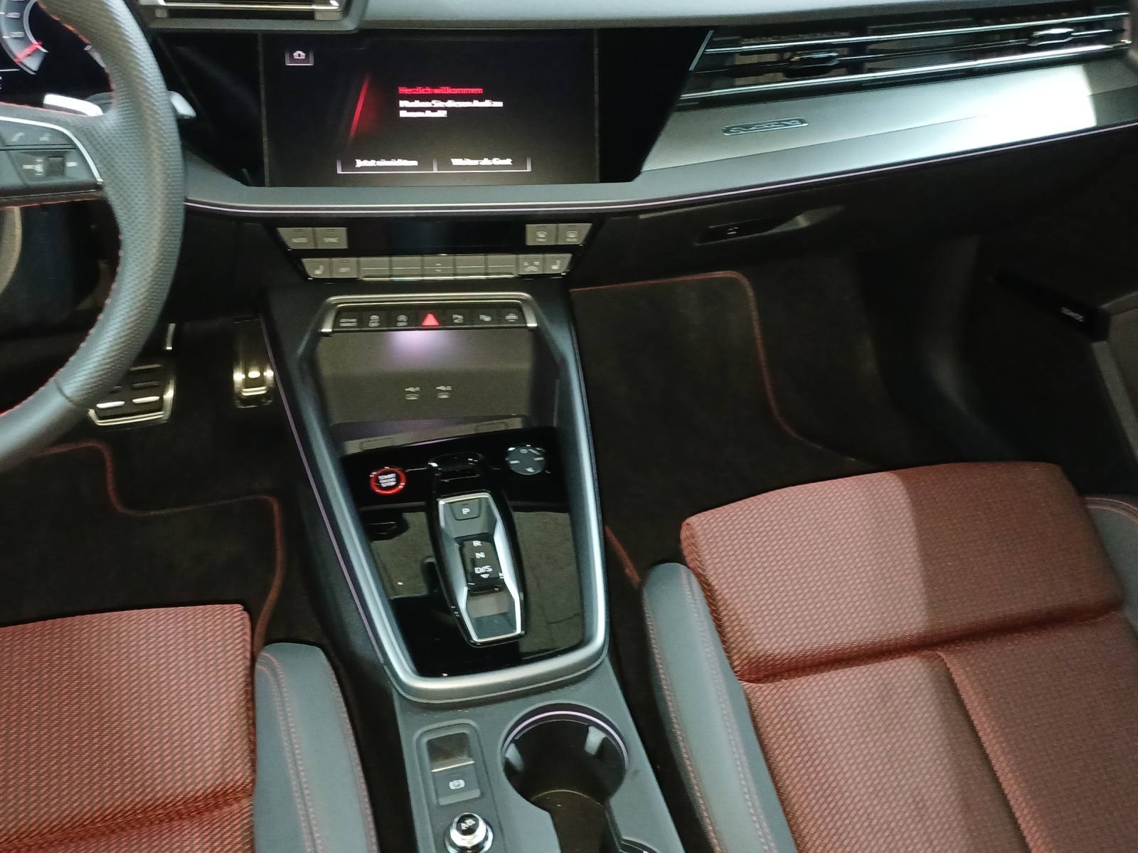 AUDI S3 Limousine TFSI quattro S-tronic-image-10