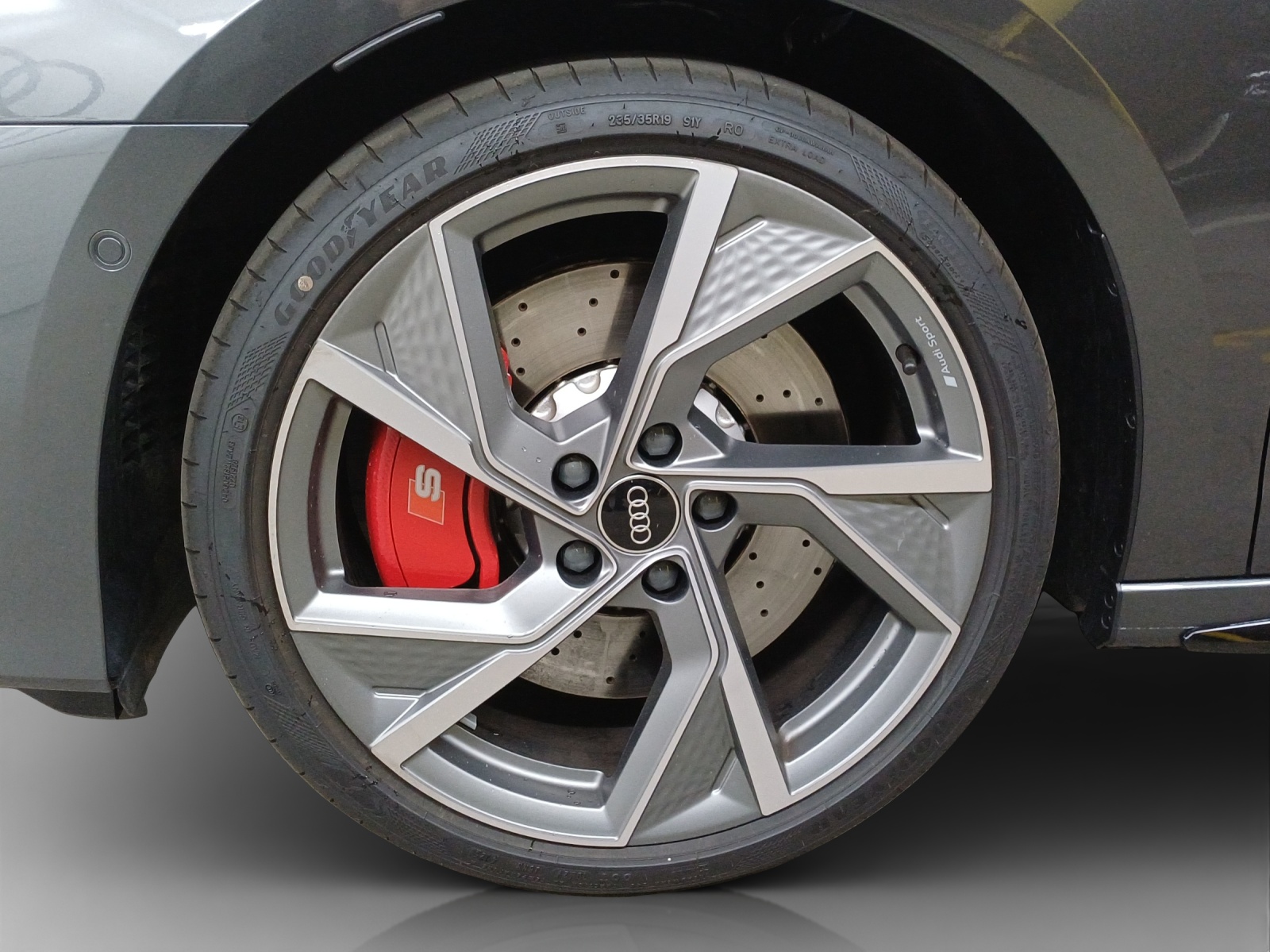 AUDI S3 Limousine TFSI quattro S-tronic-image-15