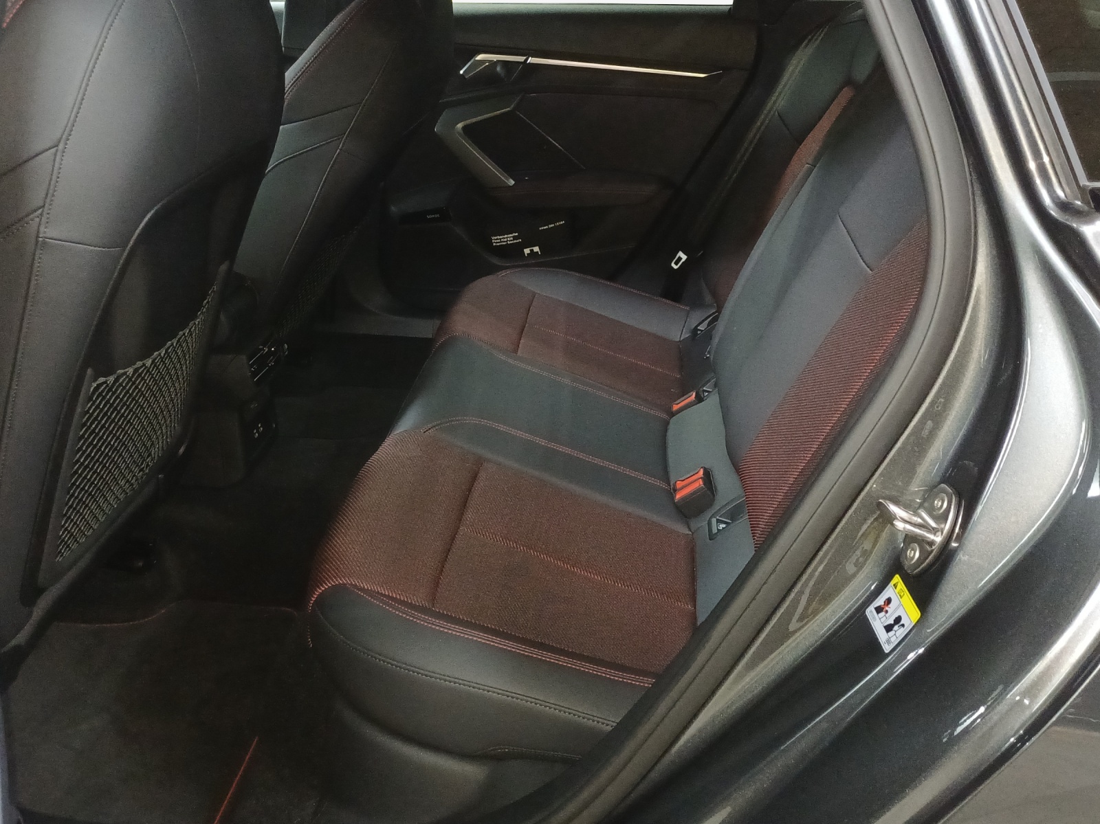 AUDI S3 Limousine TFSI quattro S-tronic-image-11