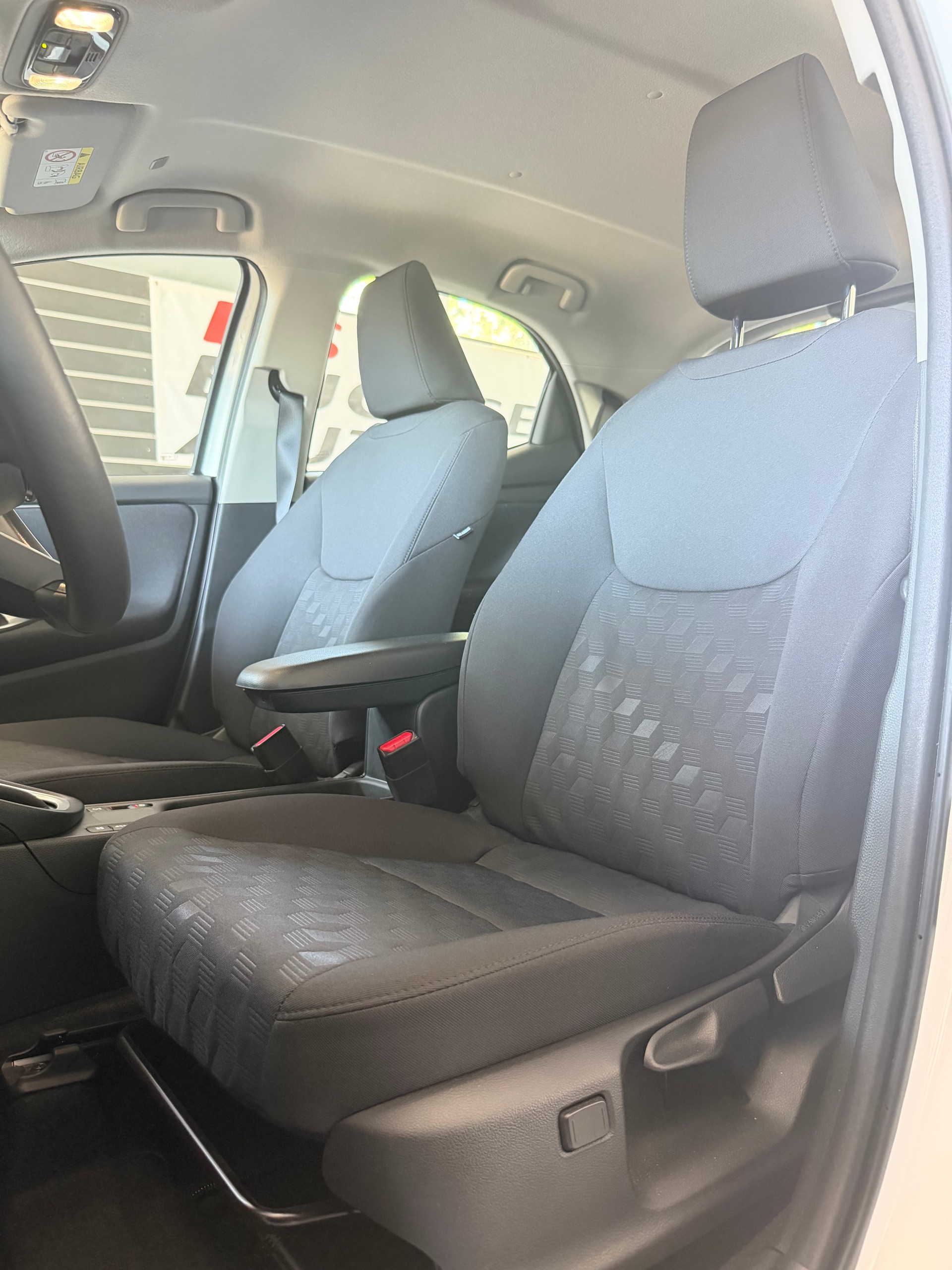 TOYOTA Yaris 1.5 VVT-i HSD Comfort-image-6