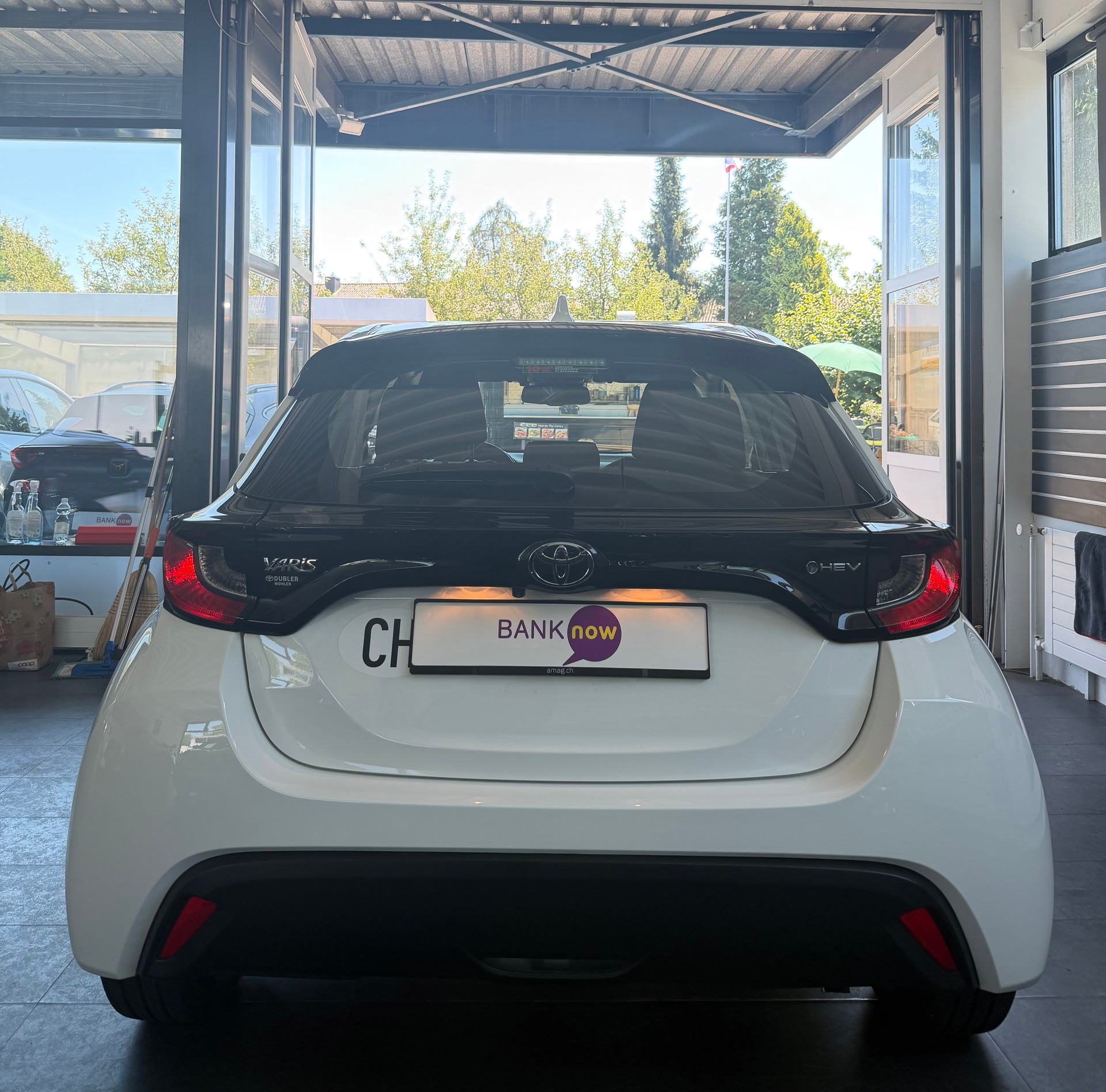 TOYOTA Yaris 1.5 VVT-i HSD Comfort-image-5