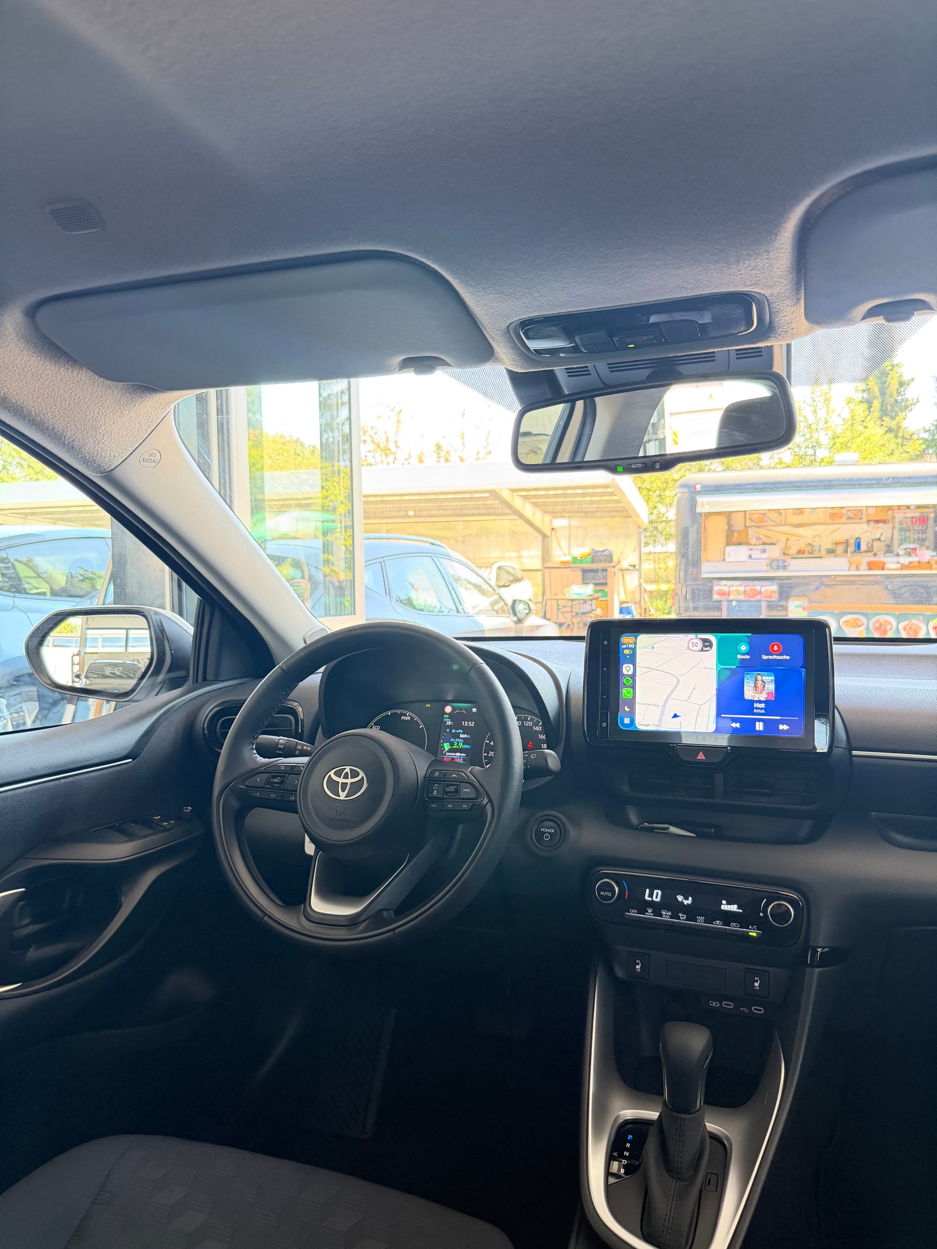 TOYOTA Yaris 1.5 VVT-i HSD Comfort-image-9