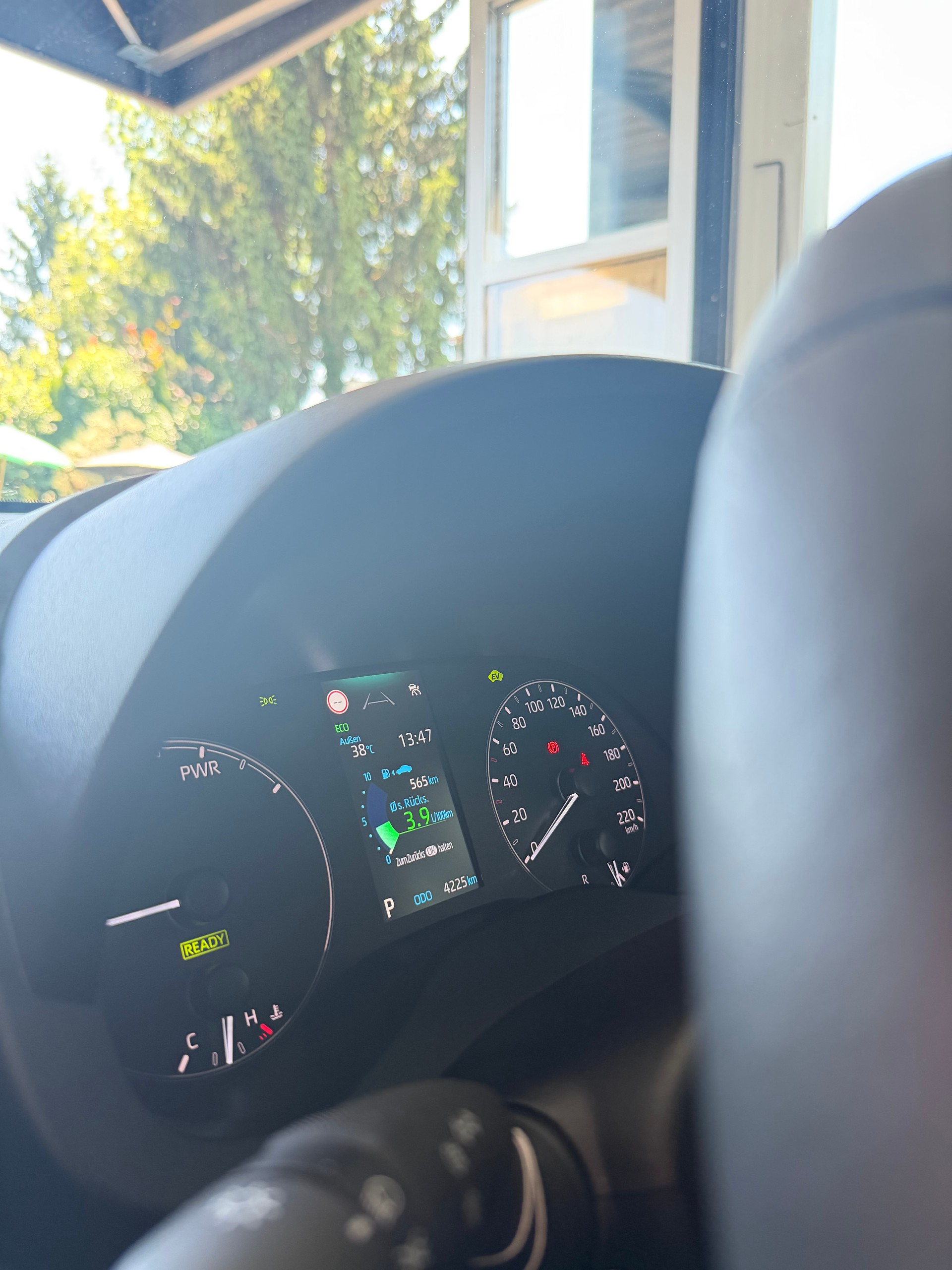TOYOTA Yaris 1.5 VVT-i HSD Comfort-image-10