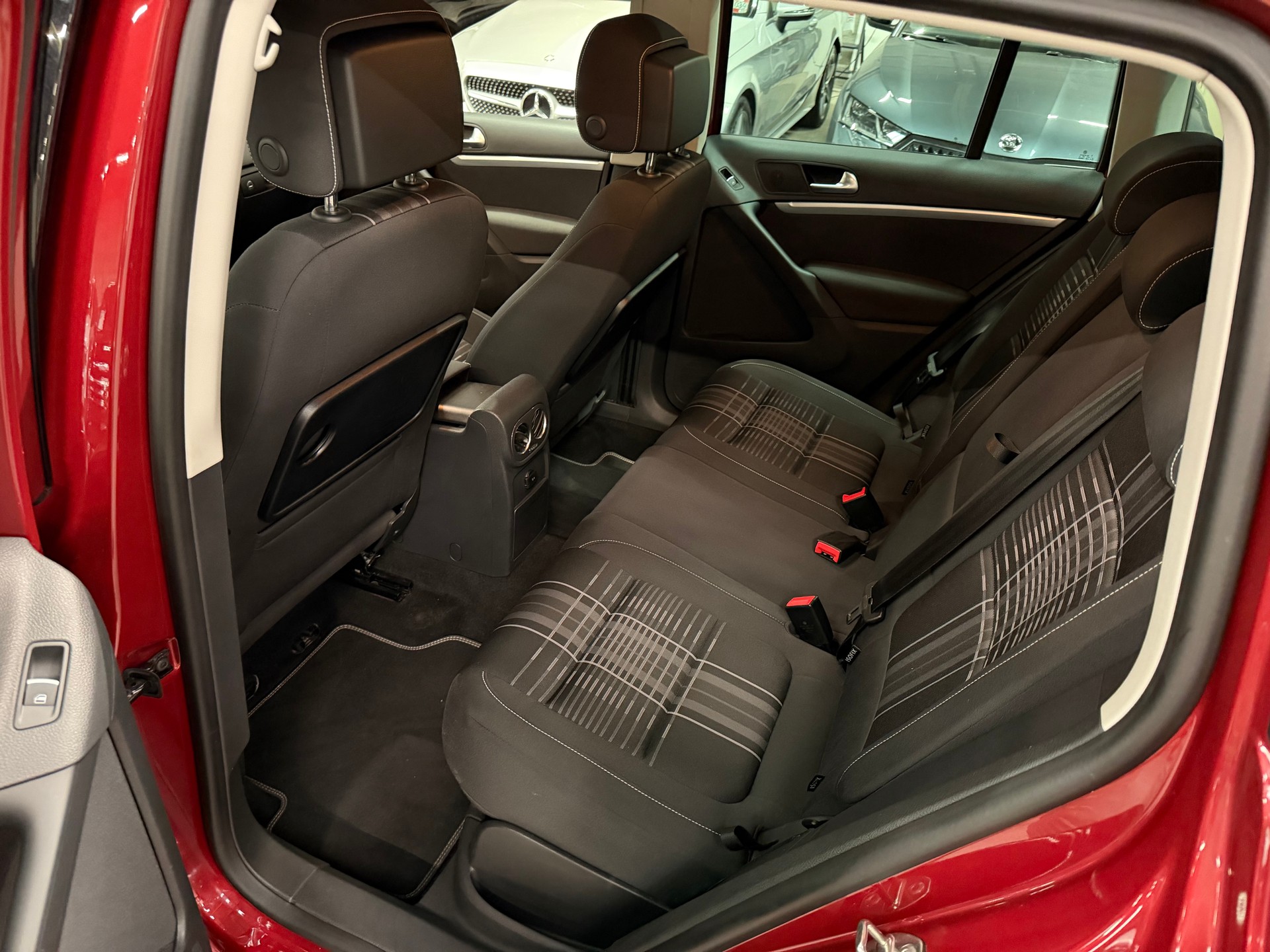 VW Tiguan 1.4 TSI Cup 4Motion-image-13