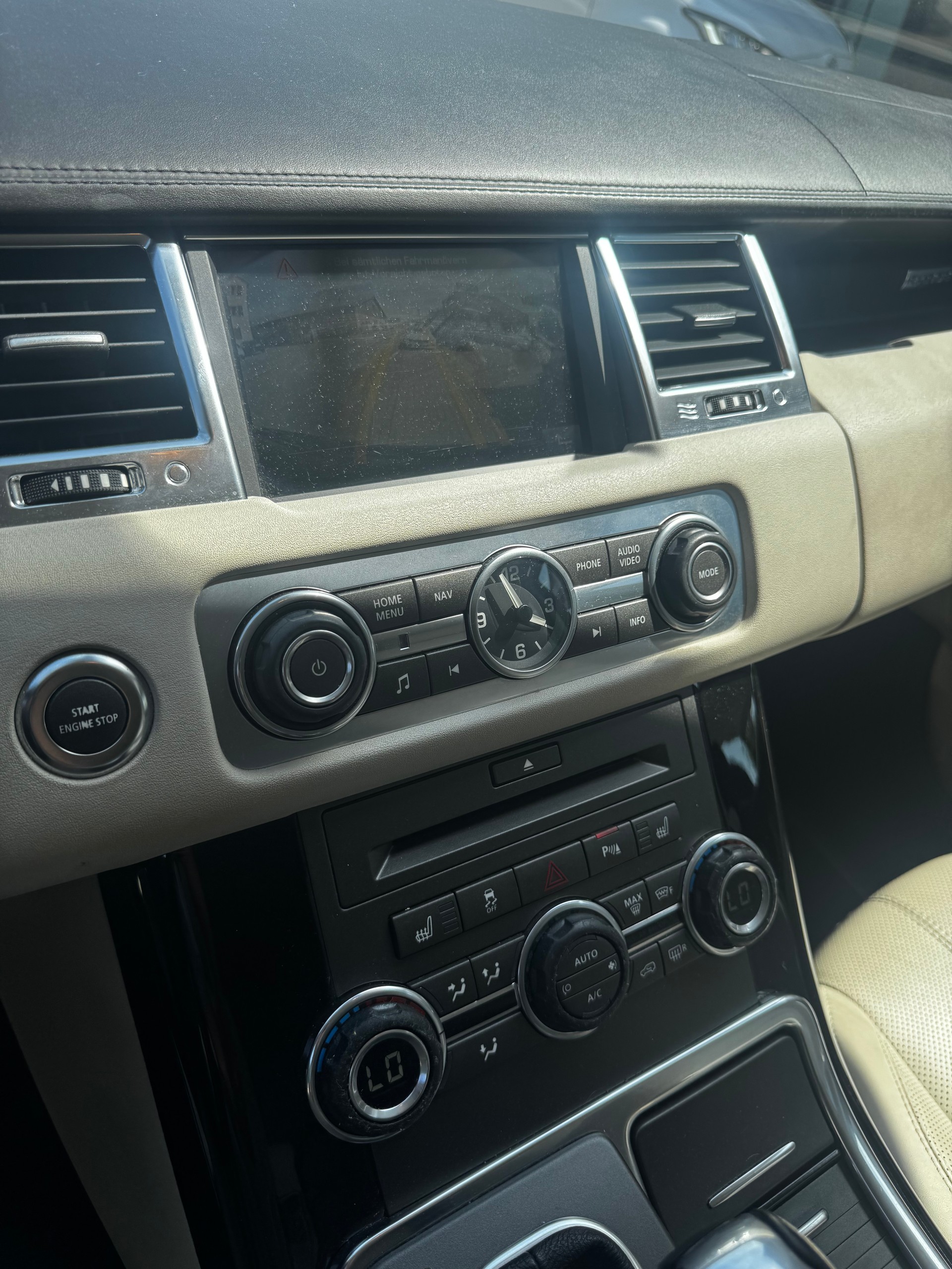 LAND ROVER Range Rover Sport 3.0 TDV6 HSE Automatic-image-6