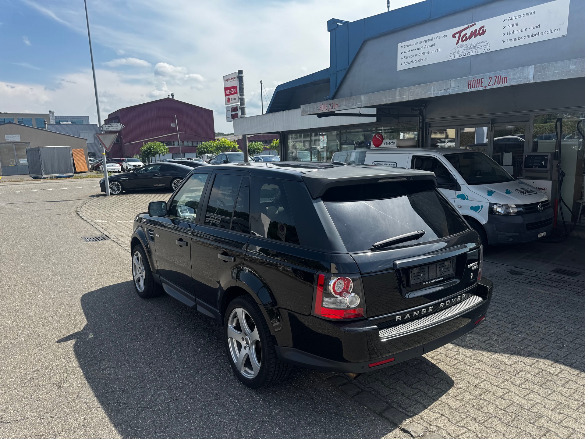 LAND ROVER Range Rover Sport 3.0 TDV6 HSE Automatic-image-2
