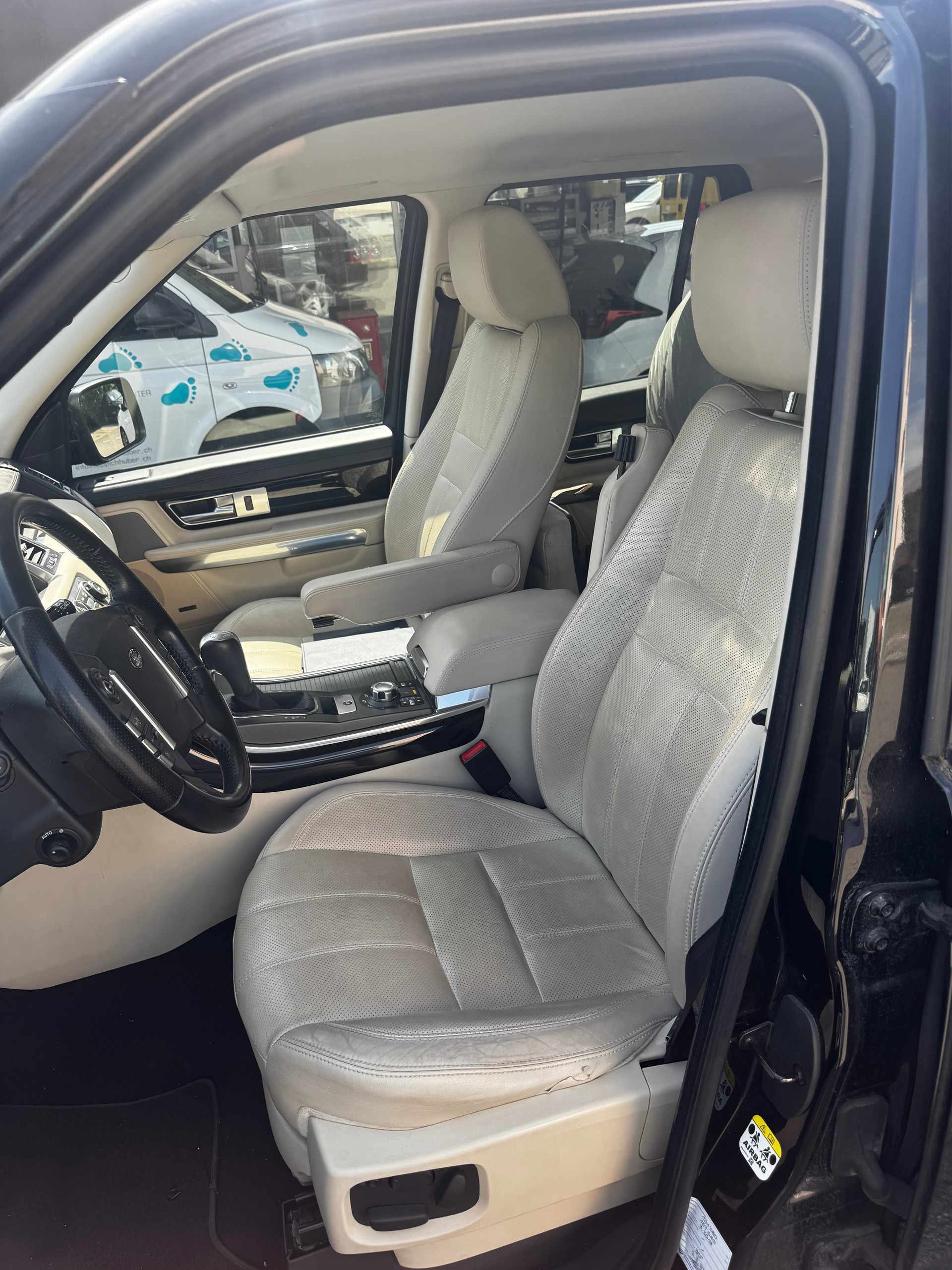 LAND ROVER Range Rover Sport 3.0 TDV6 HSE Automatic-image-9