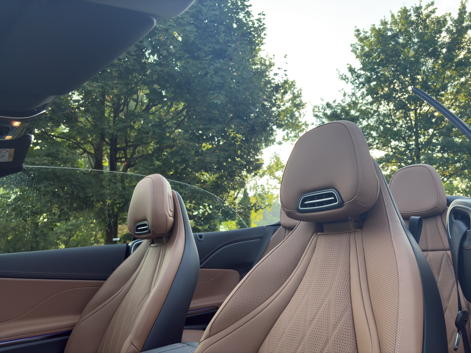 MERCEDES-BENZ CLE 200 Cabrio 4Matic 9G-Tronic-image-11