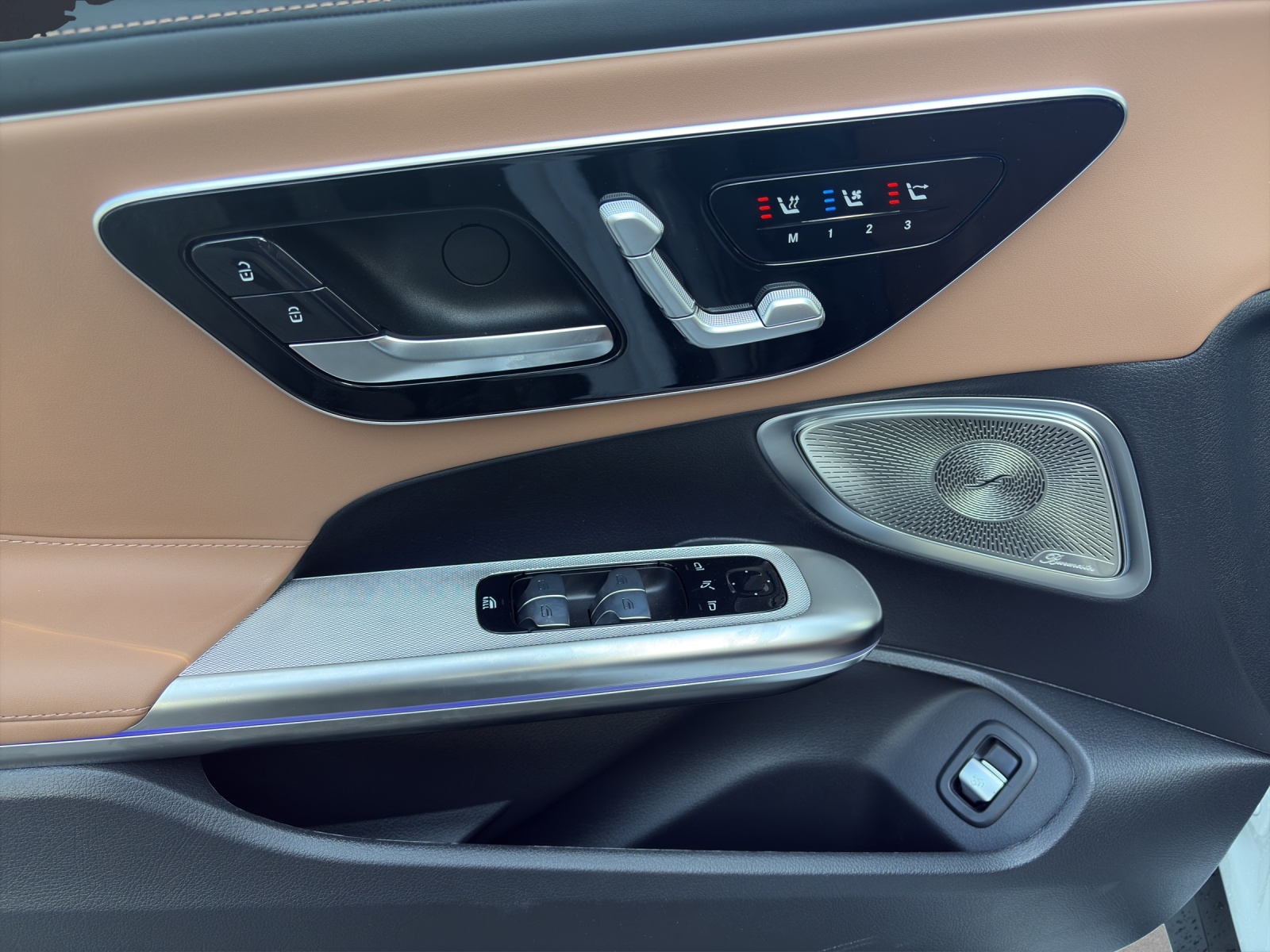 MERCEDES-BENZ CLE 200 Cabrio 4Matic 9G-Tronic-image-12