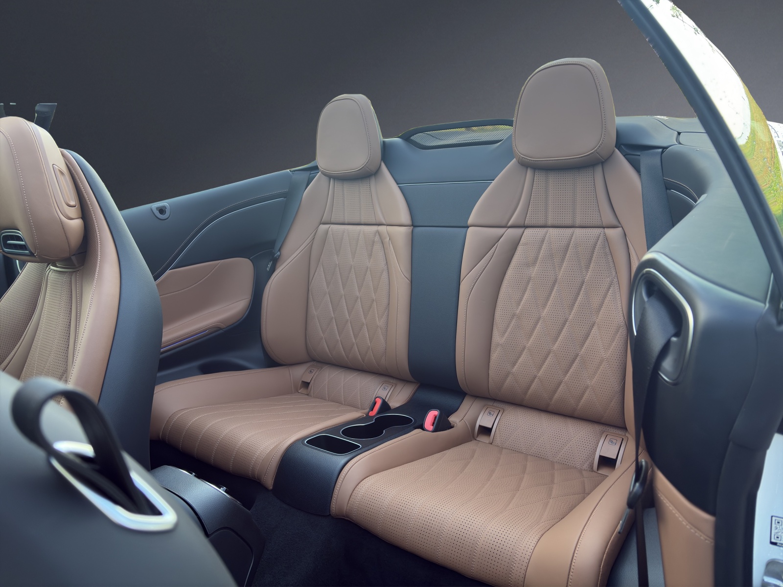 MERCEDES-BENZ CLE 200 Cabrio 4Matic 9G-Tronic-image-16