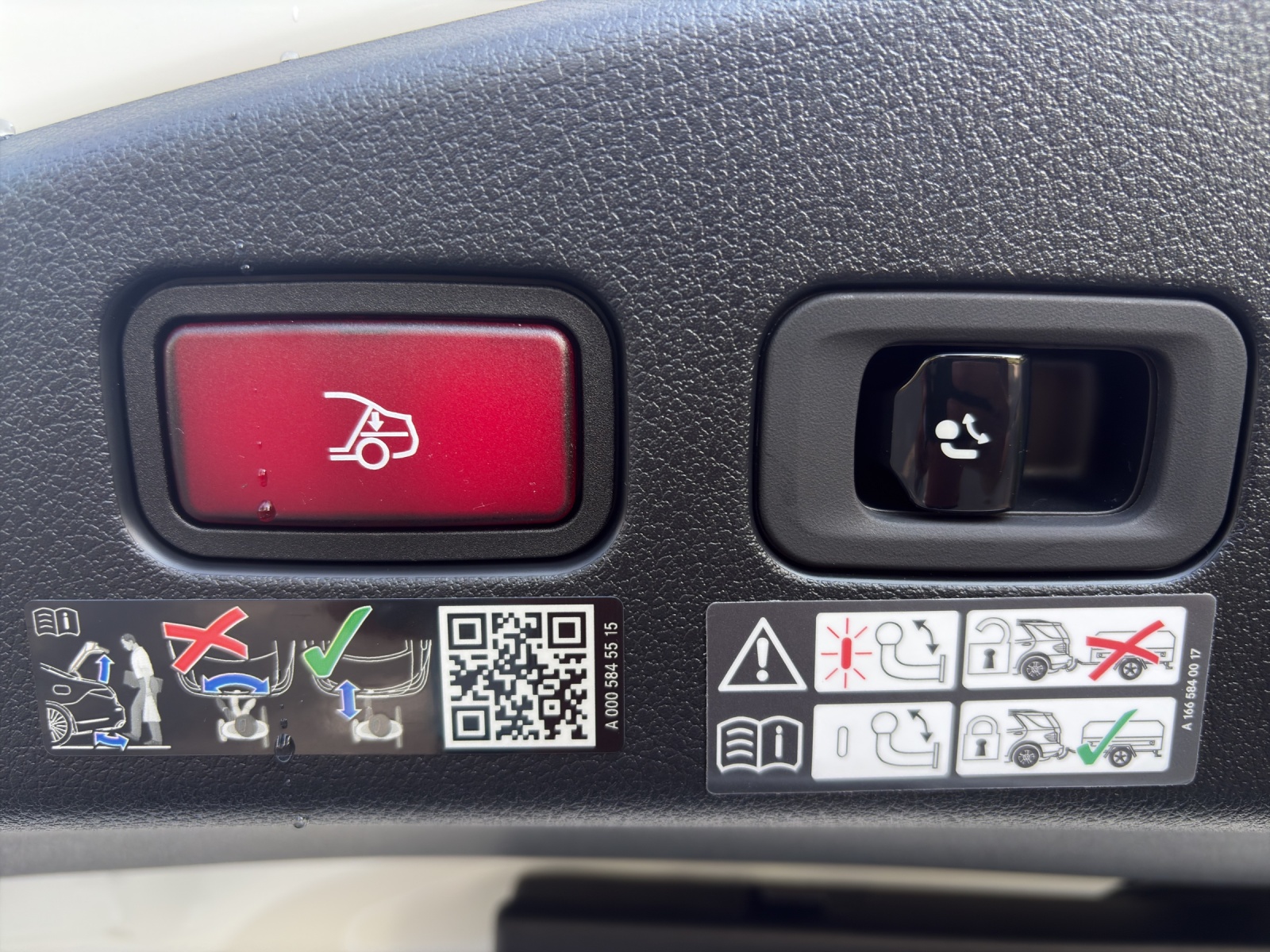 MERCEDES-BENZ CLE 200 Cabrio 4Matic 9G-Tronic-image-8
