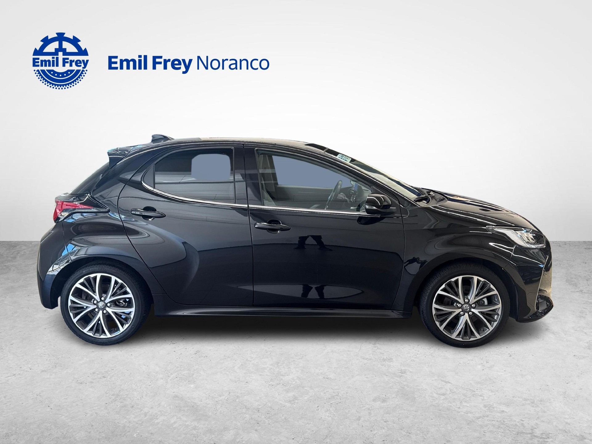 TOYOTA Yaris 1.5 VVT-i HSD Premium + Ruote invernali incluse-image-5