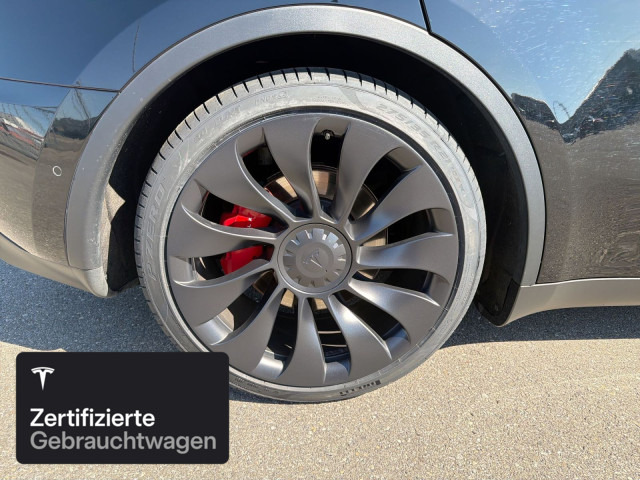 TESLA Model Y Performance-image-9