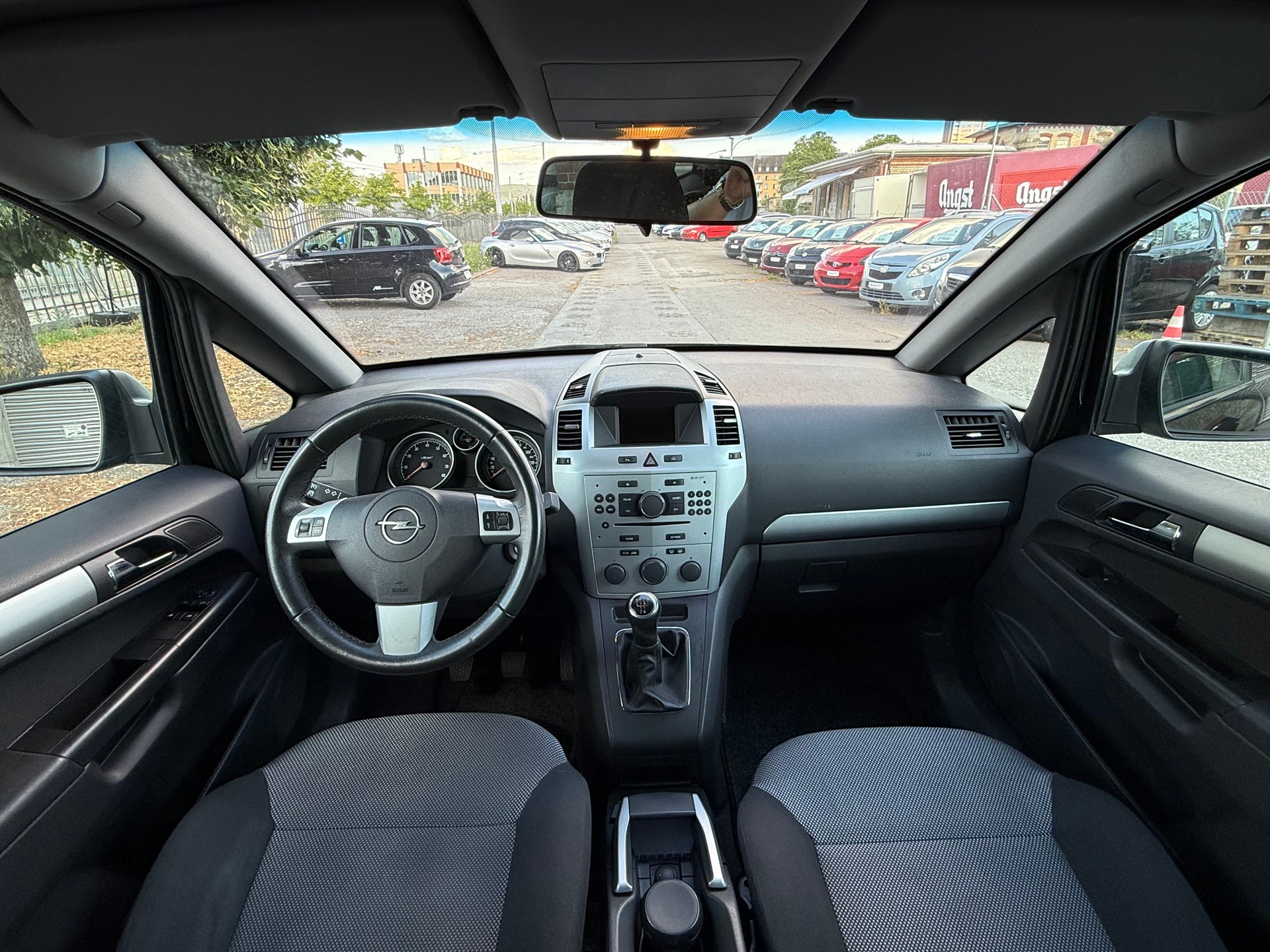 OPEL Zafira 1.8i 16V Enjoy-image-9