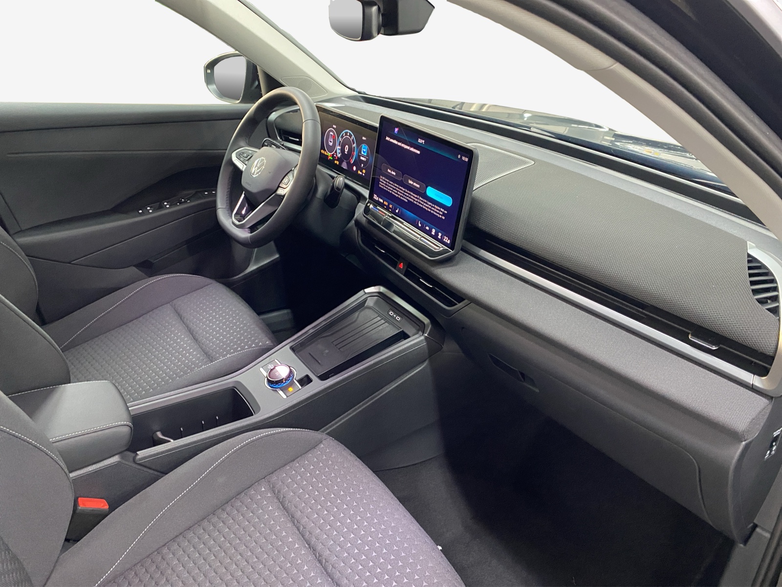 VW T-Roc 1.5 eTSI mHEV Life DSG-image-13